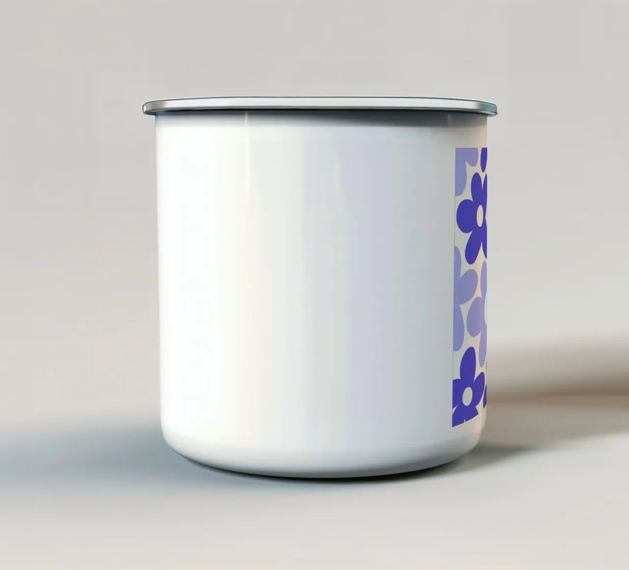 Potenza floreale minimalista in Lavanda e Indaco tazza in smalto da Happy Littles