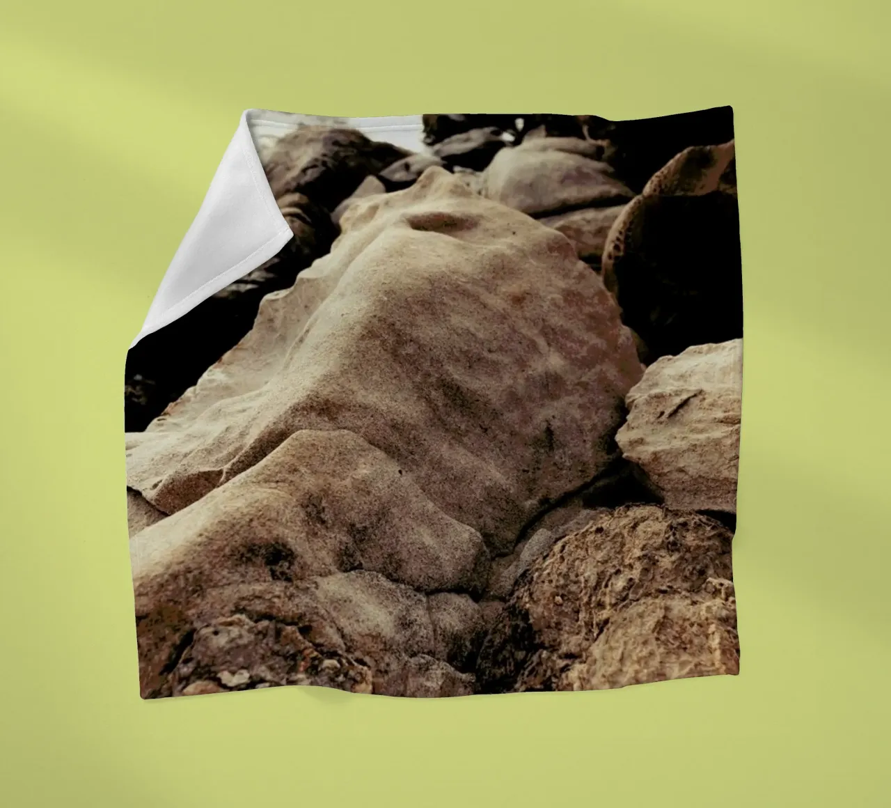 Golden Hour Rocks II coperta in pile da Sebastian Hilgetag