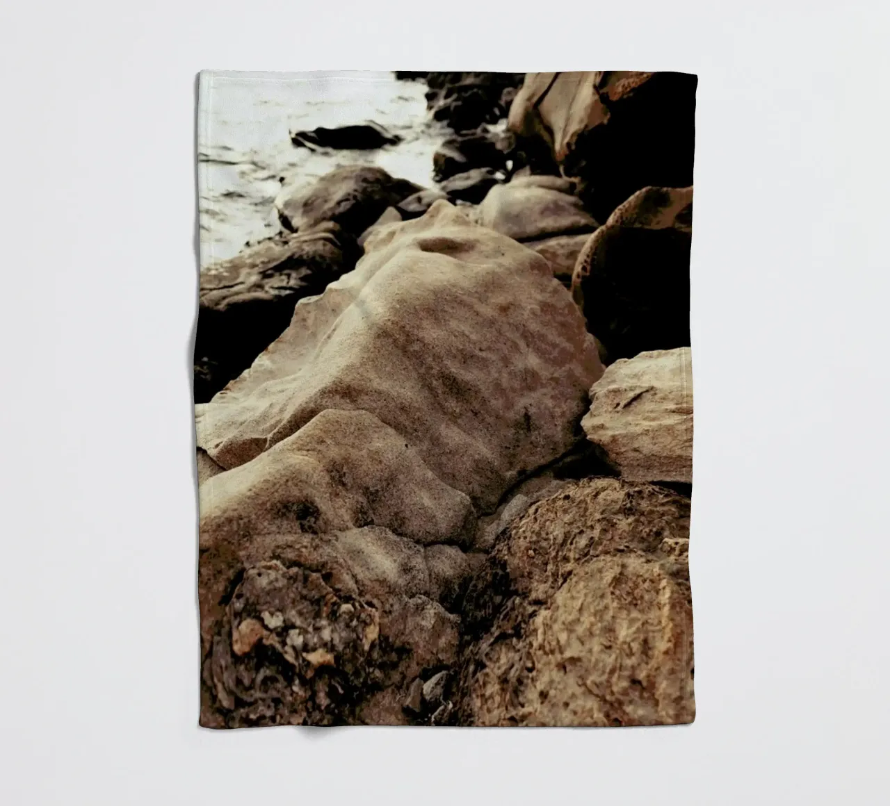 Golden Hour Rocks II coperta in pile da Sebastian Hilgetag