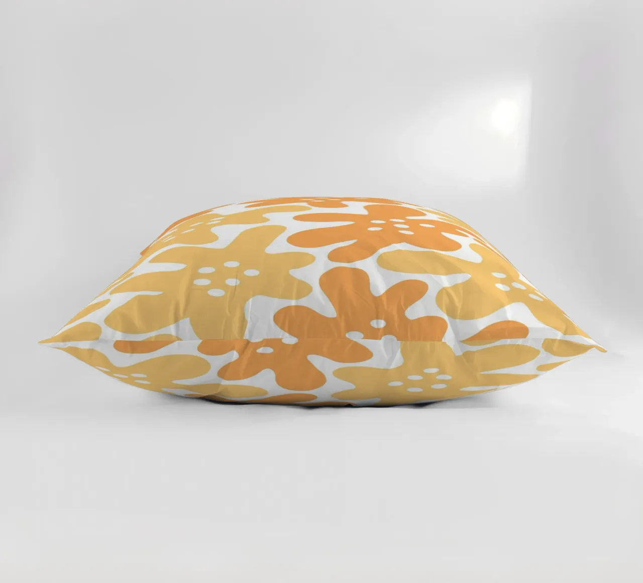 Flower Power minimalista in arancione e giallo cuscino da Happy Littles