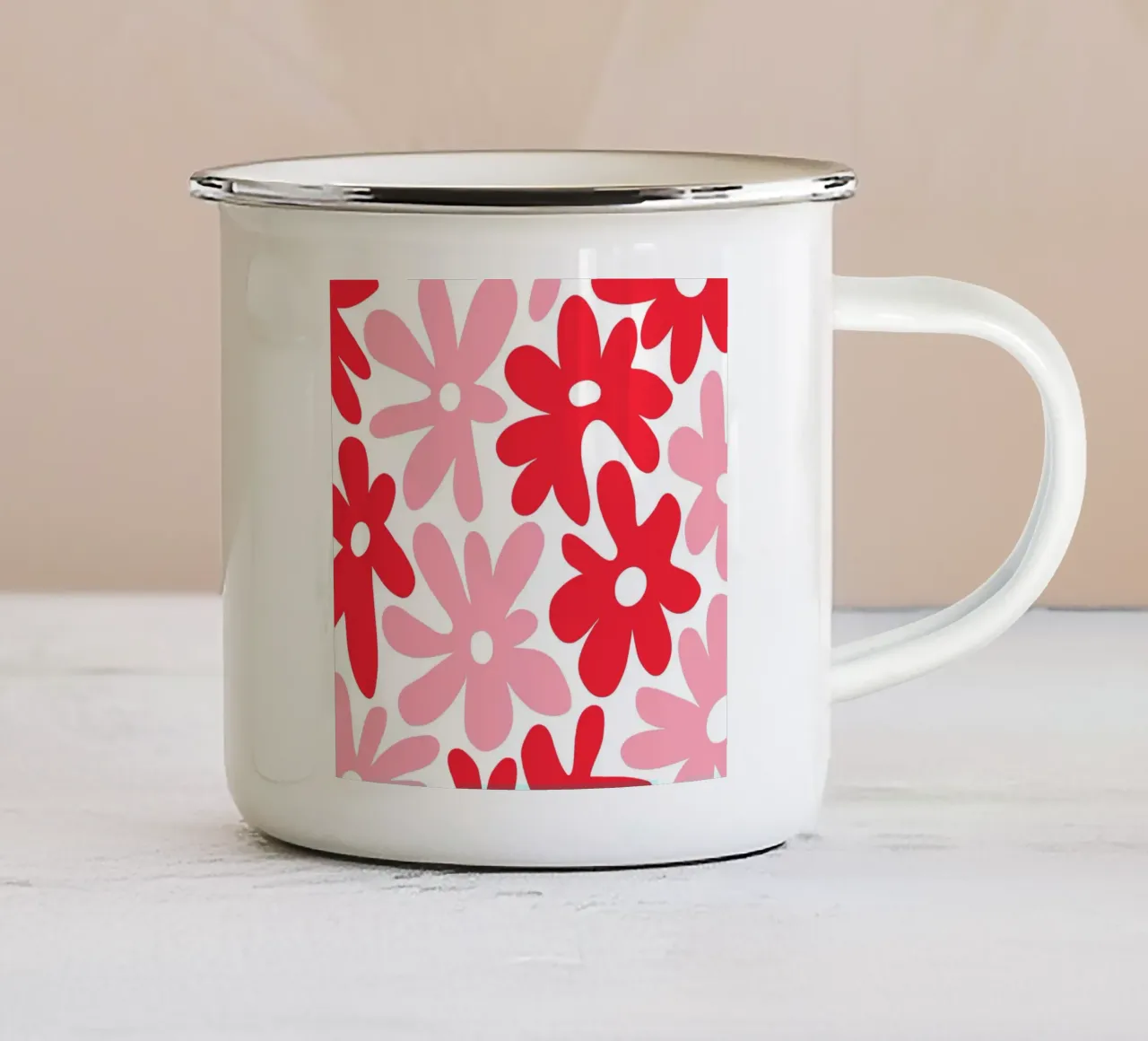 Potere floreale minimalista in rosso e blush tazza in smalto da Happy Littles
