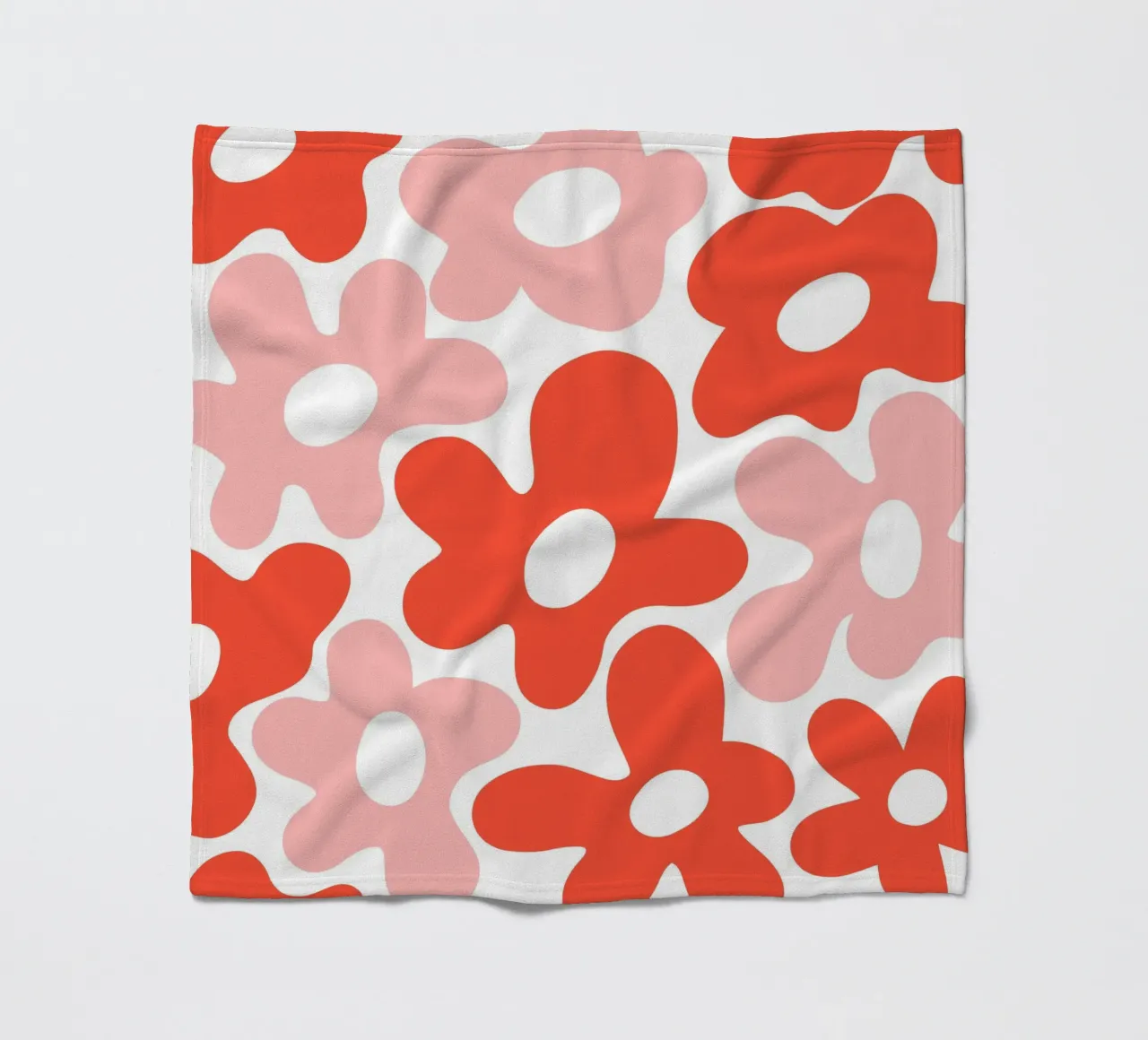 Flower Power minimalista in rosso e rosa coperta in pile da Happy Littles