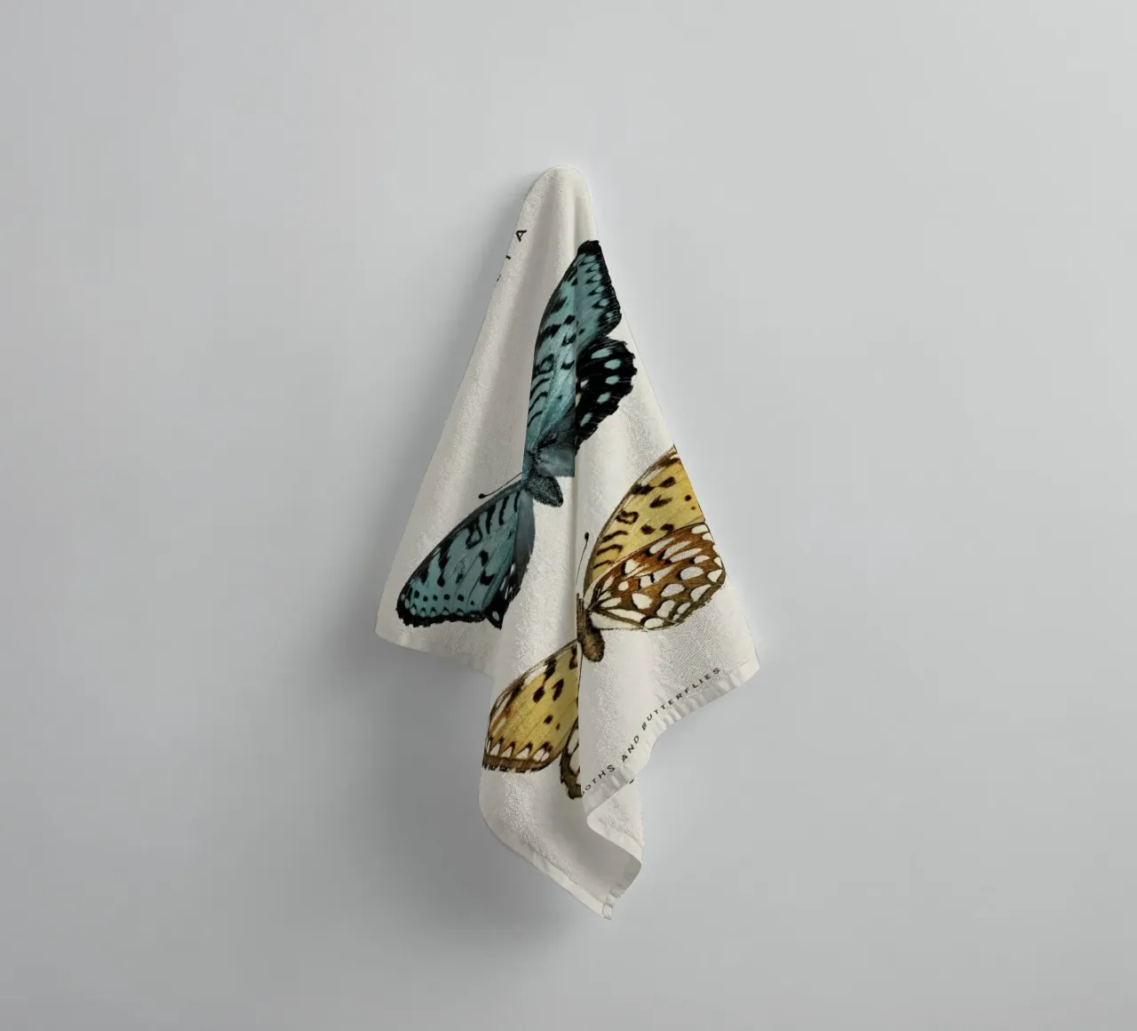 Denton - Regal Fritillary asciugamano da bagno da Vintage by JUNIQE