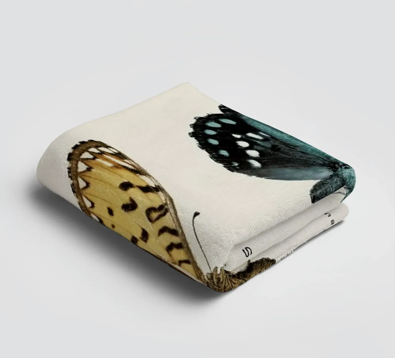 Denton - Regal Fritillary asciugamano da bagno da Vintage by JUNIQE