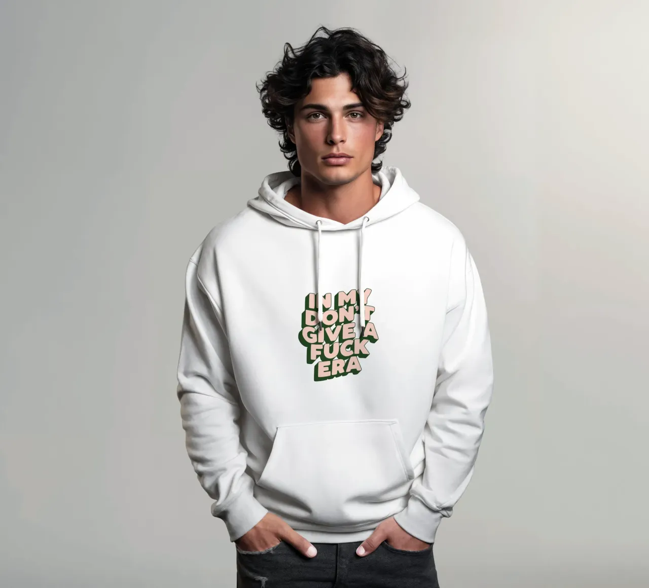 Nel mio design tipografico sarcastico dell'era Don't Give a Fuck felpa con cappuccio da THE MOTIVATED TYPE