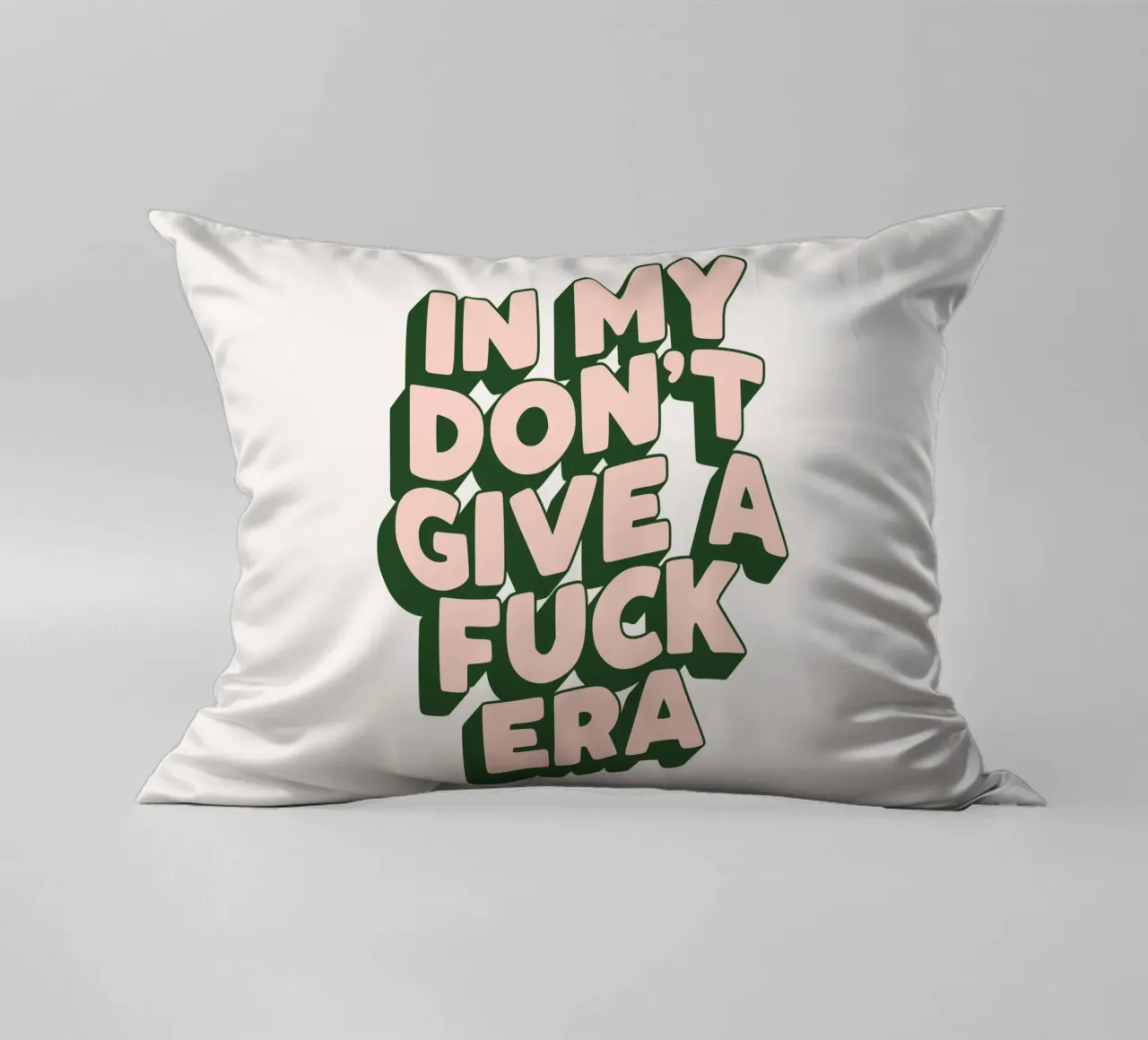 Nel mio design tipografico sarcastico dell'era Don't Give a Fuck cuscino da THE MOTIVATED TYPE