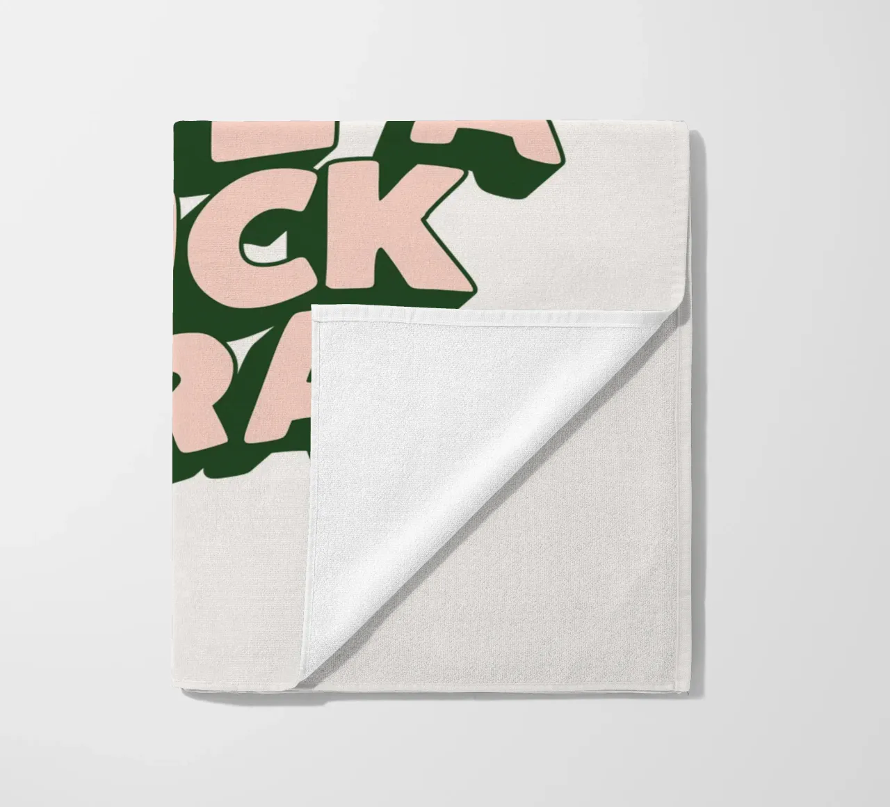 Nel mio design tipografico sarcastico dell'era Don't Give a Fuck telo mare da THE MOTIVATED TYPE