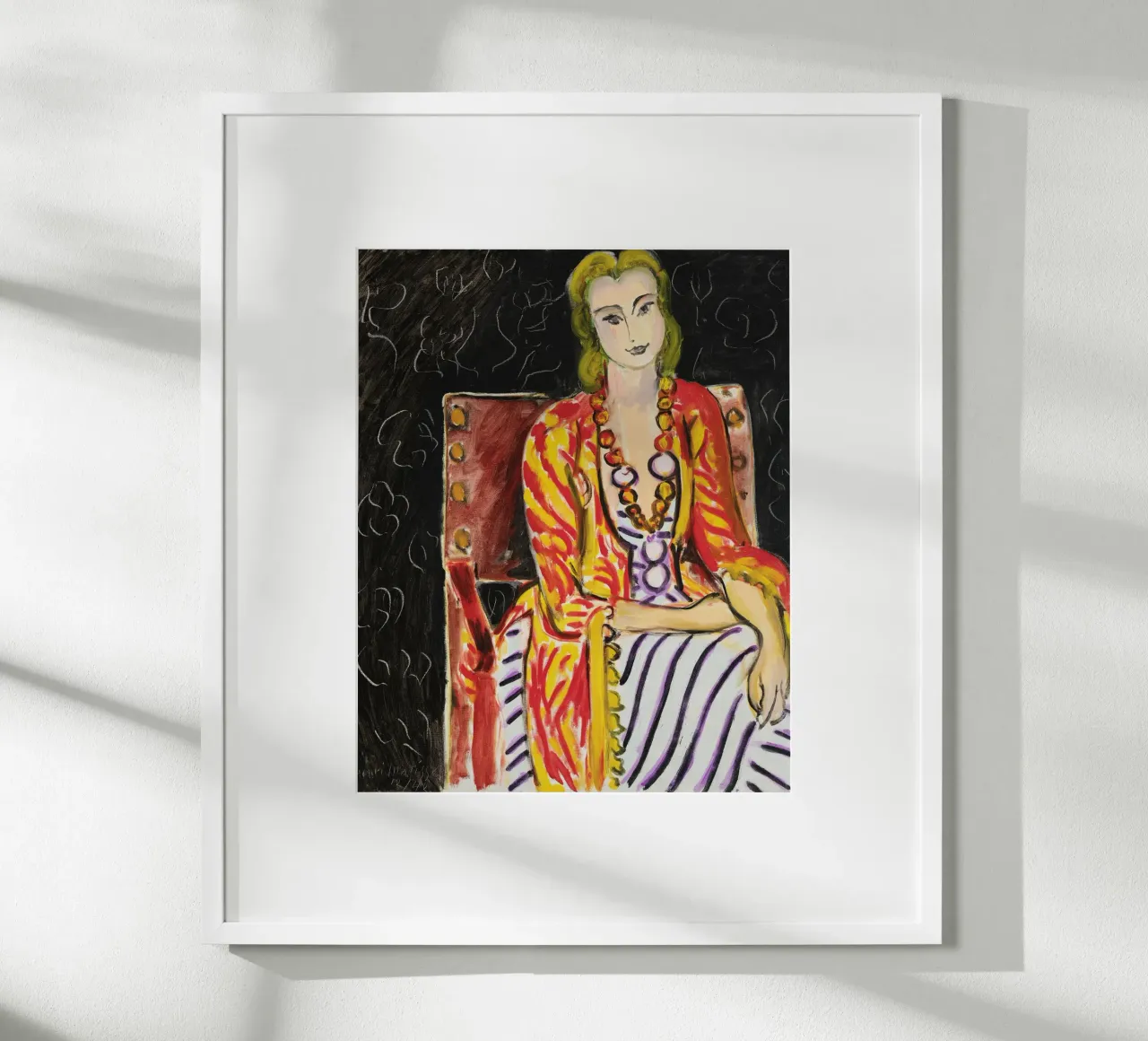 Sitzende Frau vor schwarzem Hintergrund by Mattisse Hahnemühle von Venus Art