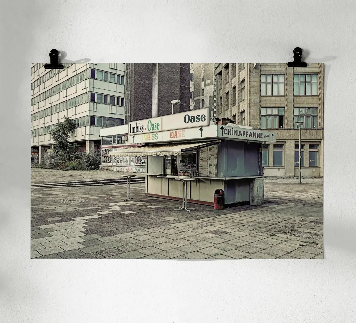 Oase poster da Michael Belhadi