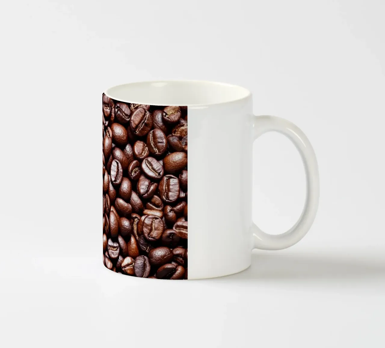 caffè in grani tazza in ceramica da Luke Yaeger