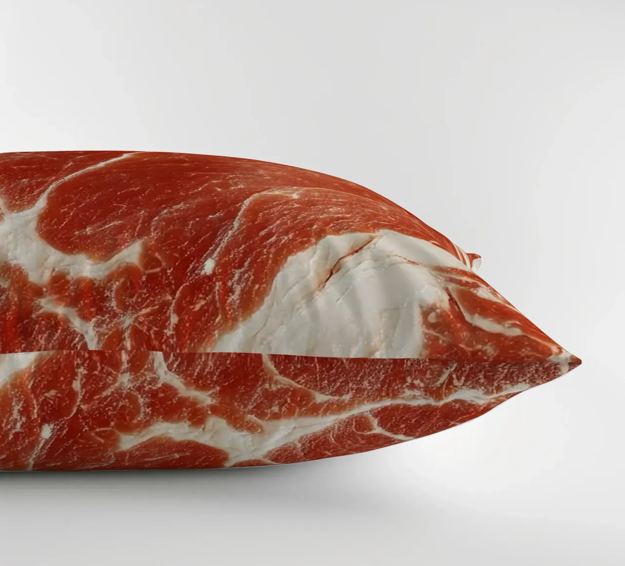 manzo crudo cuscino da Luke Yaeger