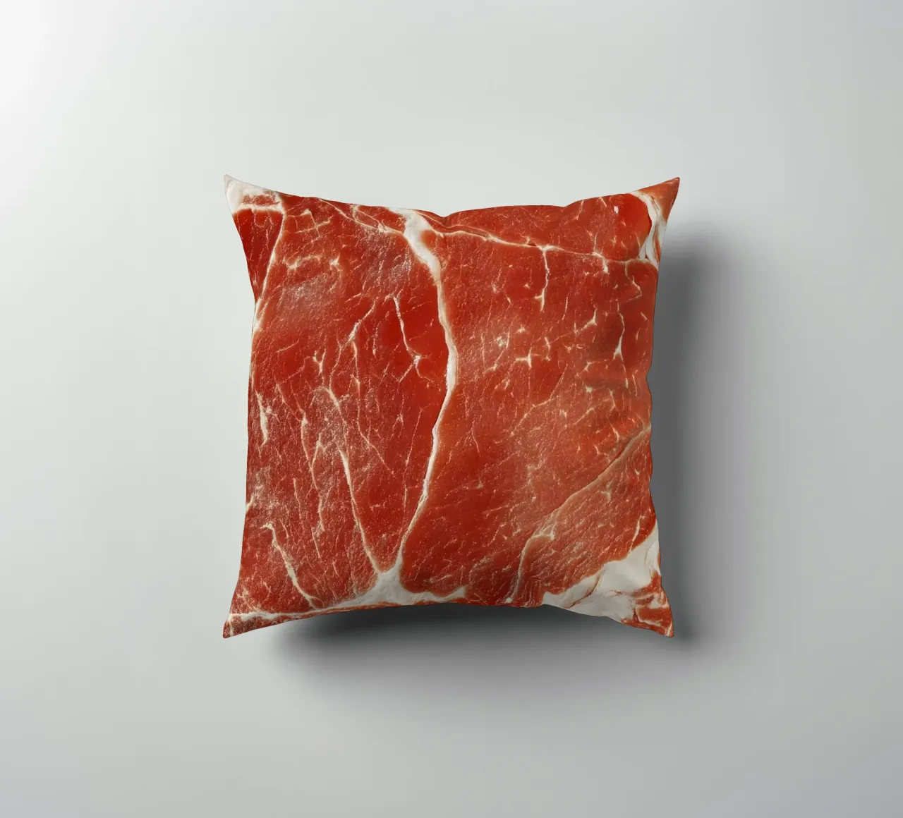 manzo crudo cuscino da Luke Yaeger