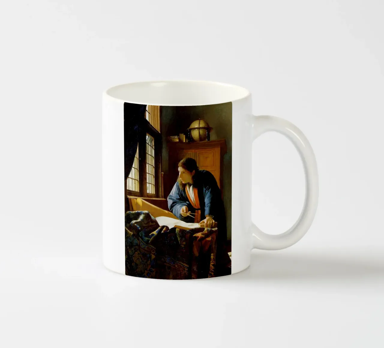 vermeer - un geografo che studia le mappe tazza in ceramica da The Dinda