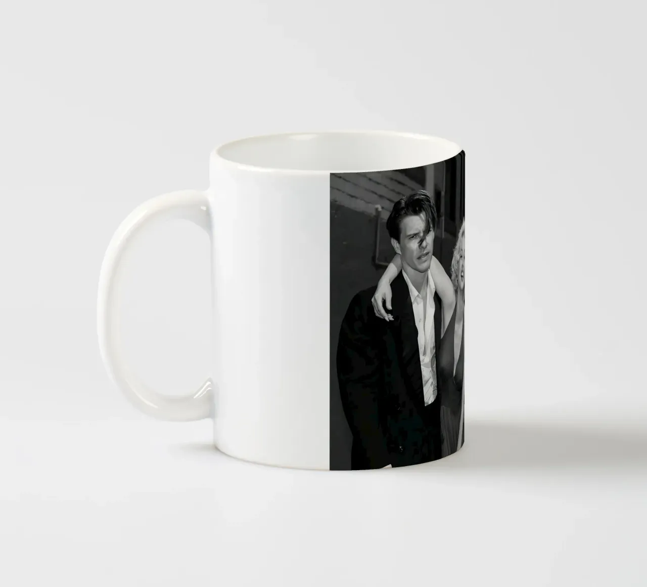 bionda e ragazzo tazza in ceramica da Danielshop