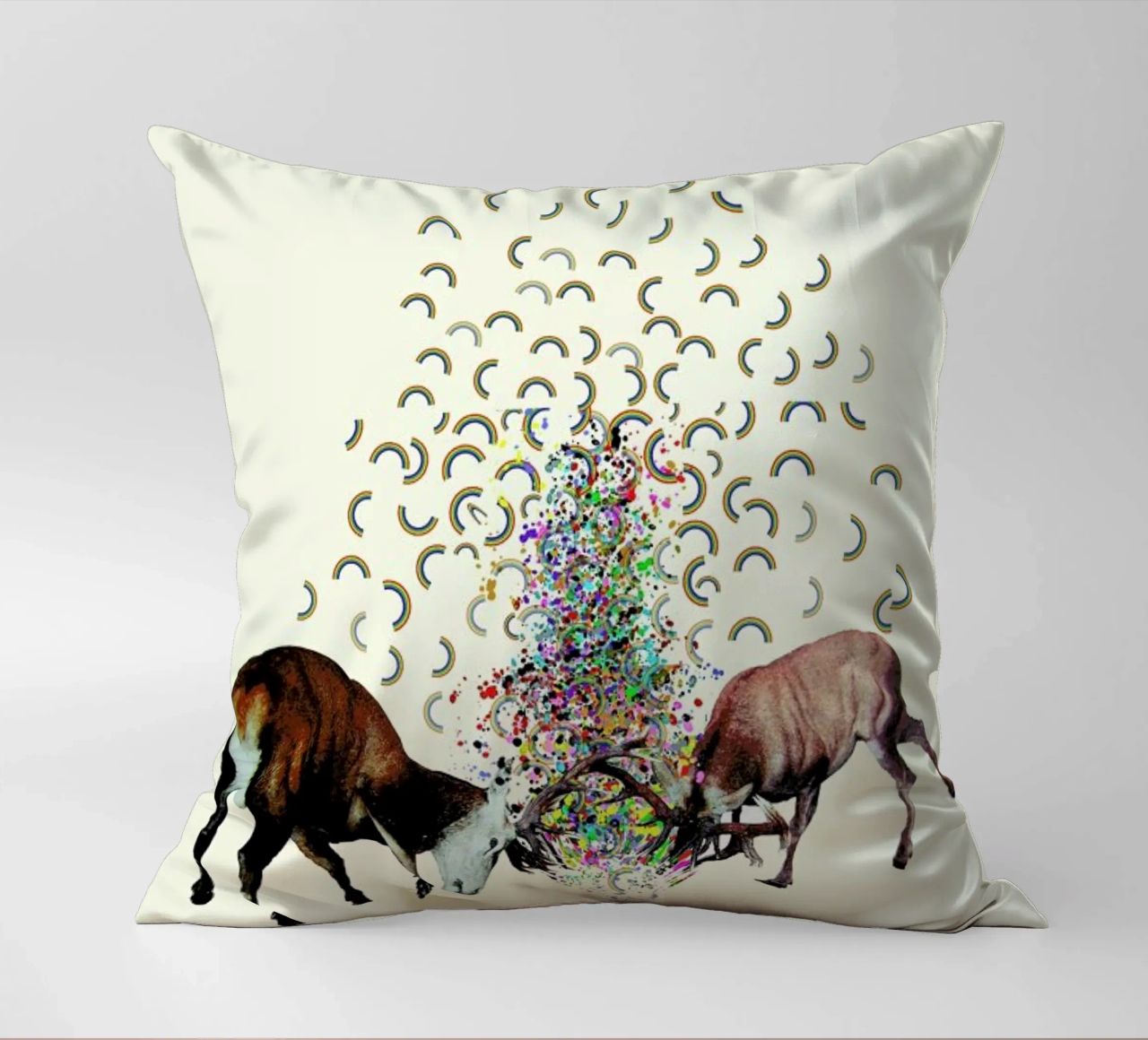 creating rainbows cuscino da Brian Buckley