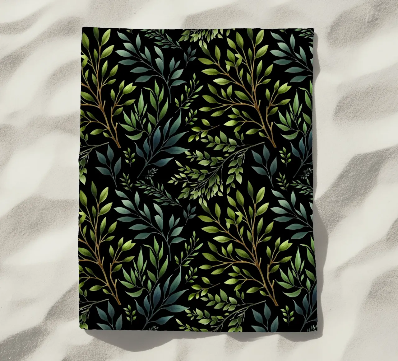 Imprimé botanique Branches vert et noir serviette de plage de SilverPegasus