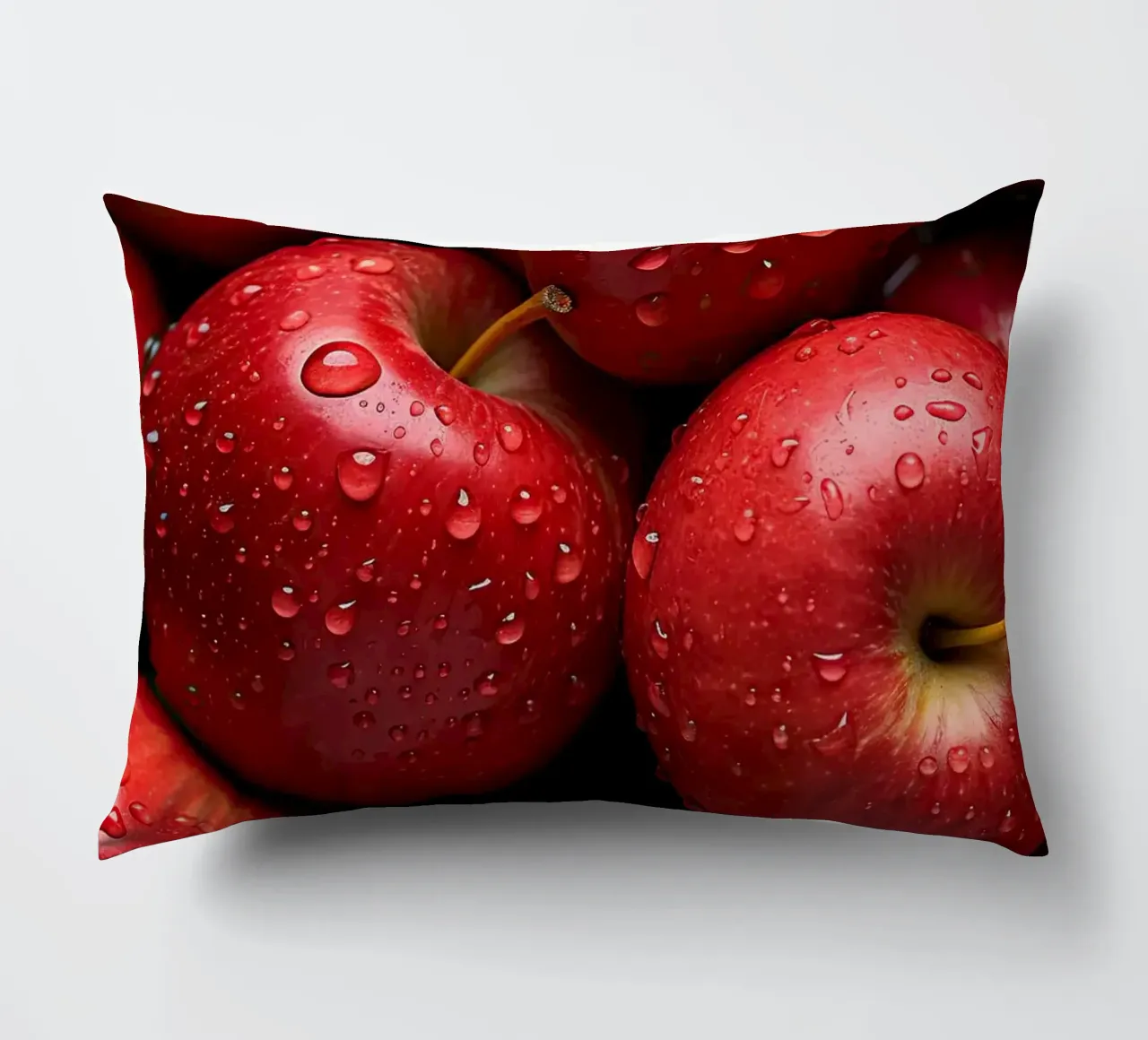 mele rosse cuscino da Luke Yaeger
