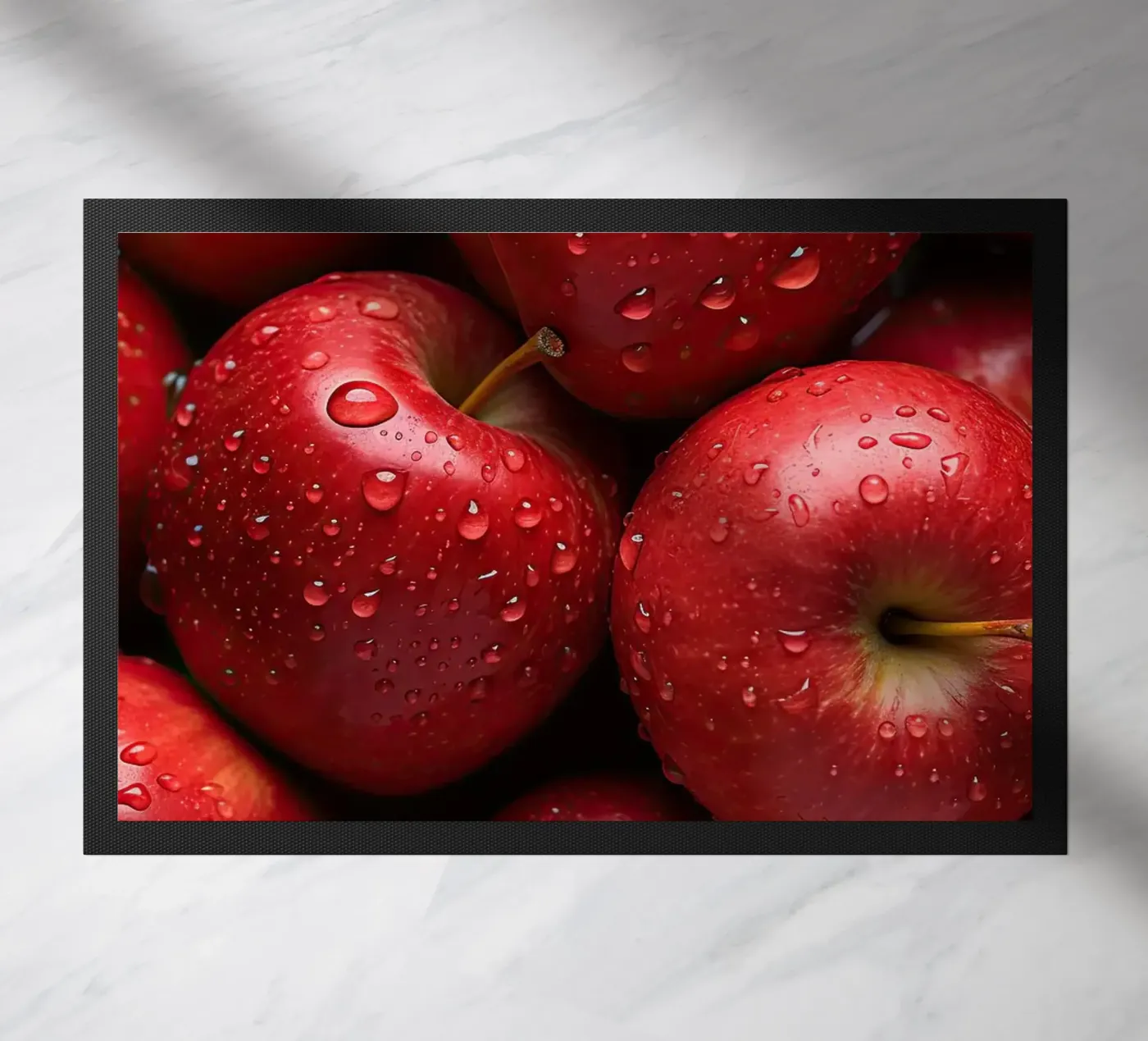 rote Äpfel Fußmatte von Luke Yaeger