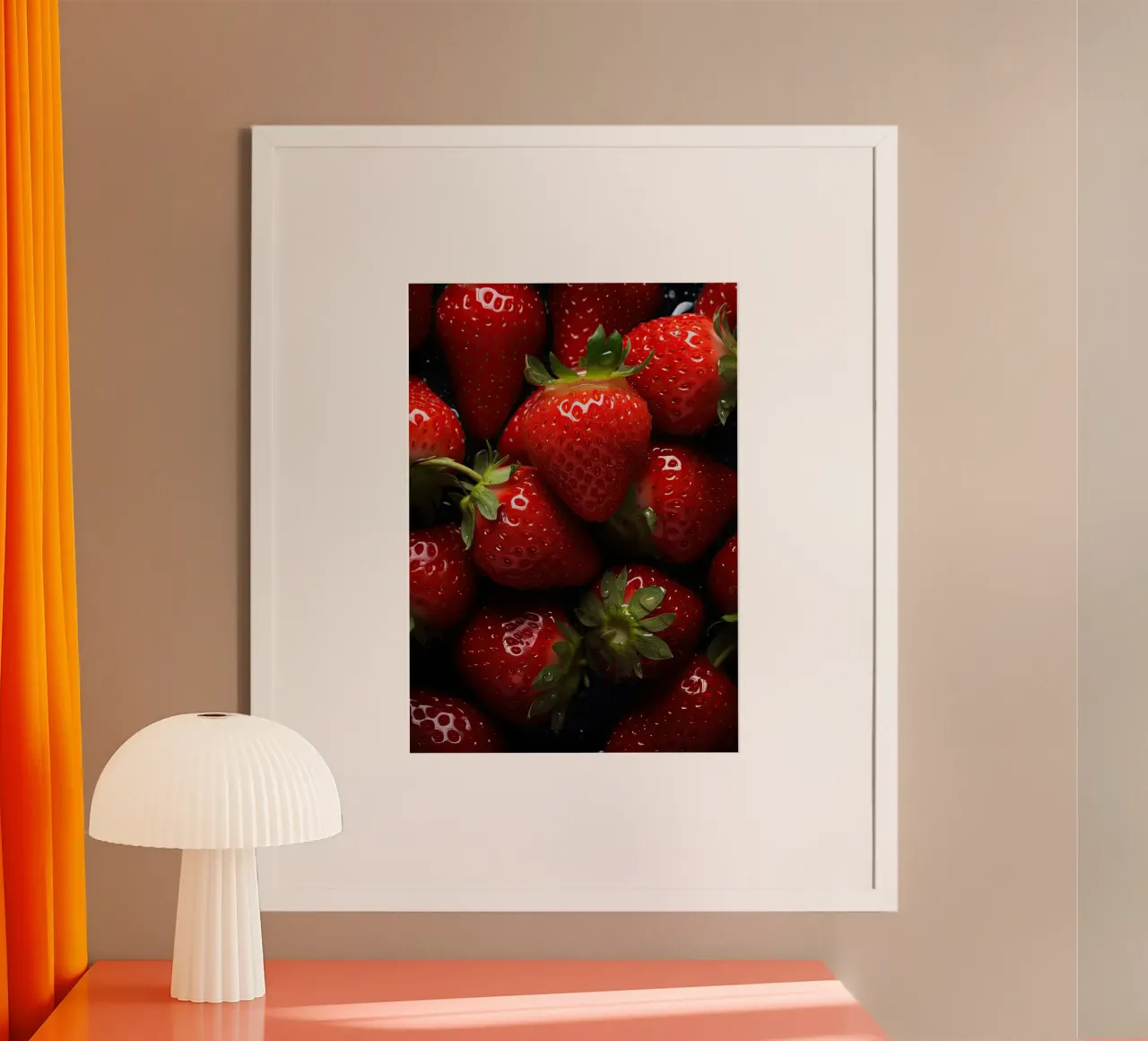 fragole frutta rossa bacche fresche e succose mature foglie verdi poster con telaio in plastica da Luke Yaeger