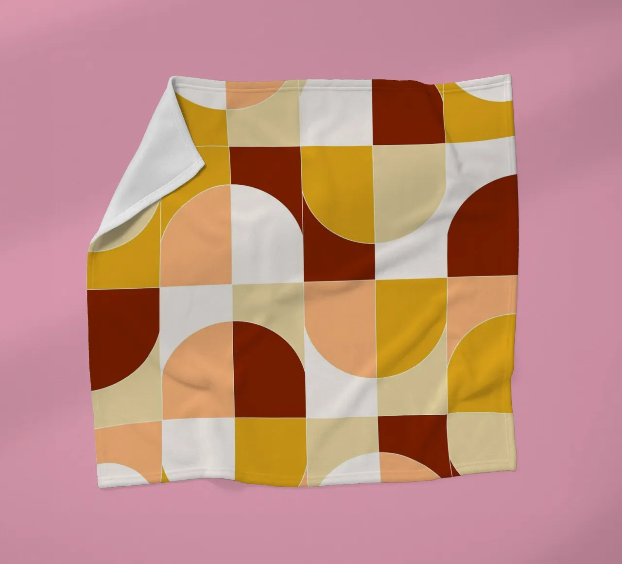 Bold Geo Tiles 03 coperta in pile da designdn