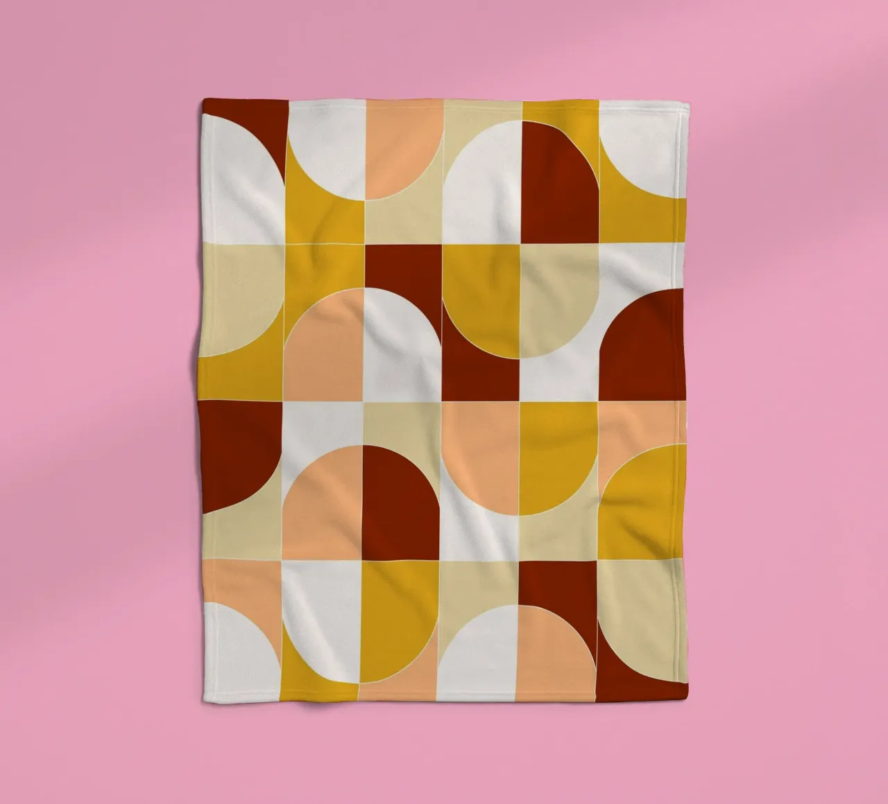 Bold Geo Tiles 03 coperta in pile da designdn