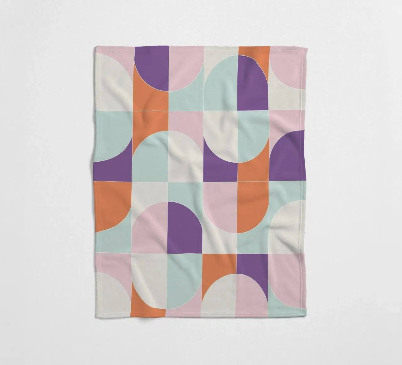 Bold Geo Tiles 06 coperta in pile da designdn