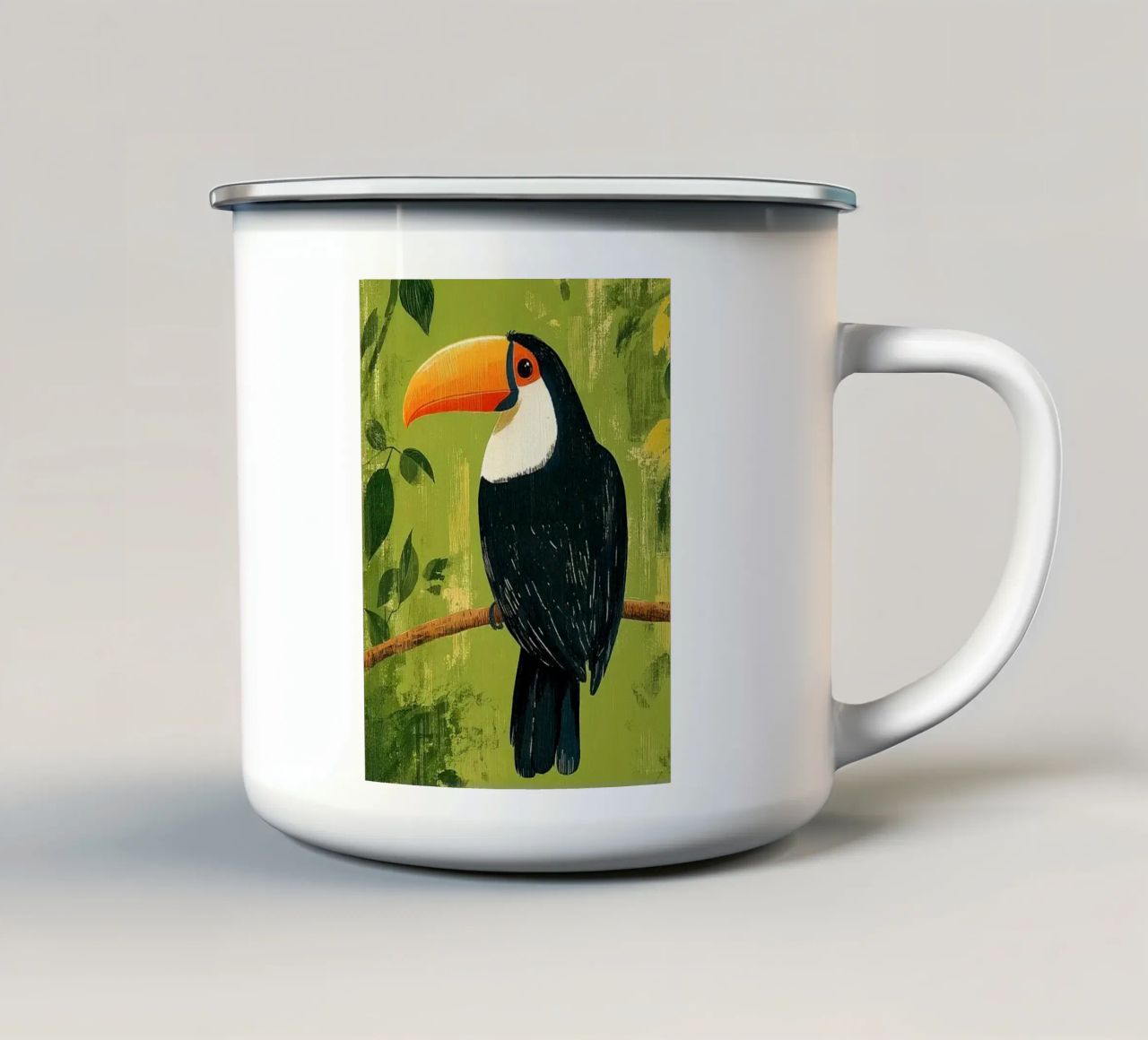 Tucano nel verde tazza in smalto da Curious Canvas