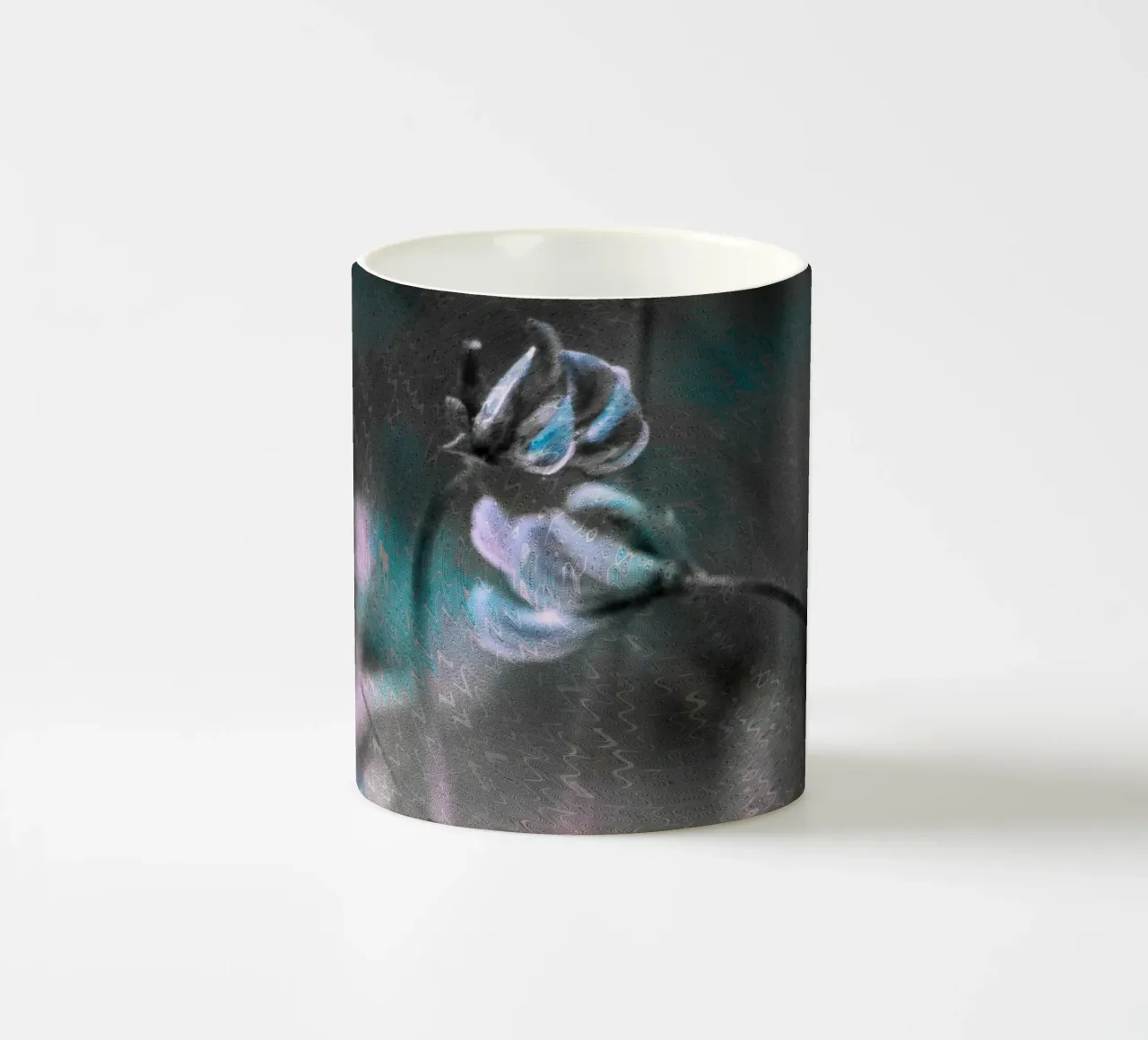 Due fiori davanti a uno sfondo artistico tazza in ceramica da Something for you