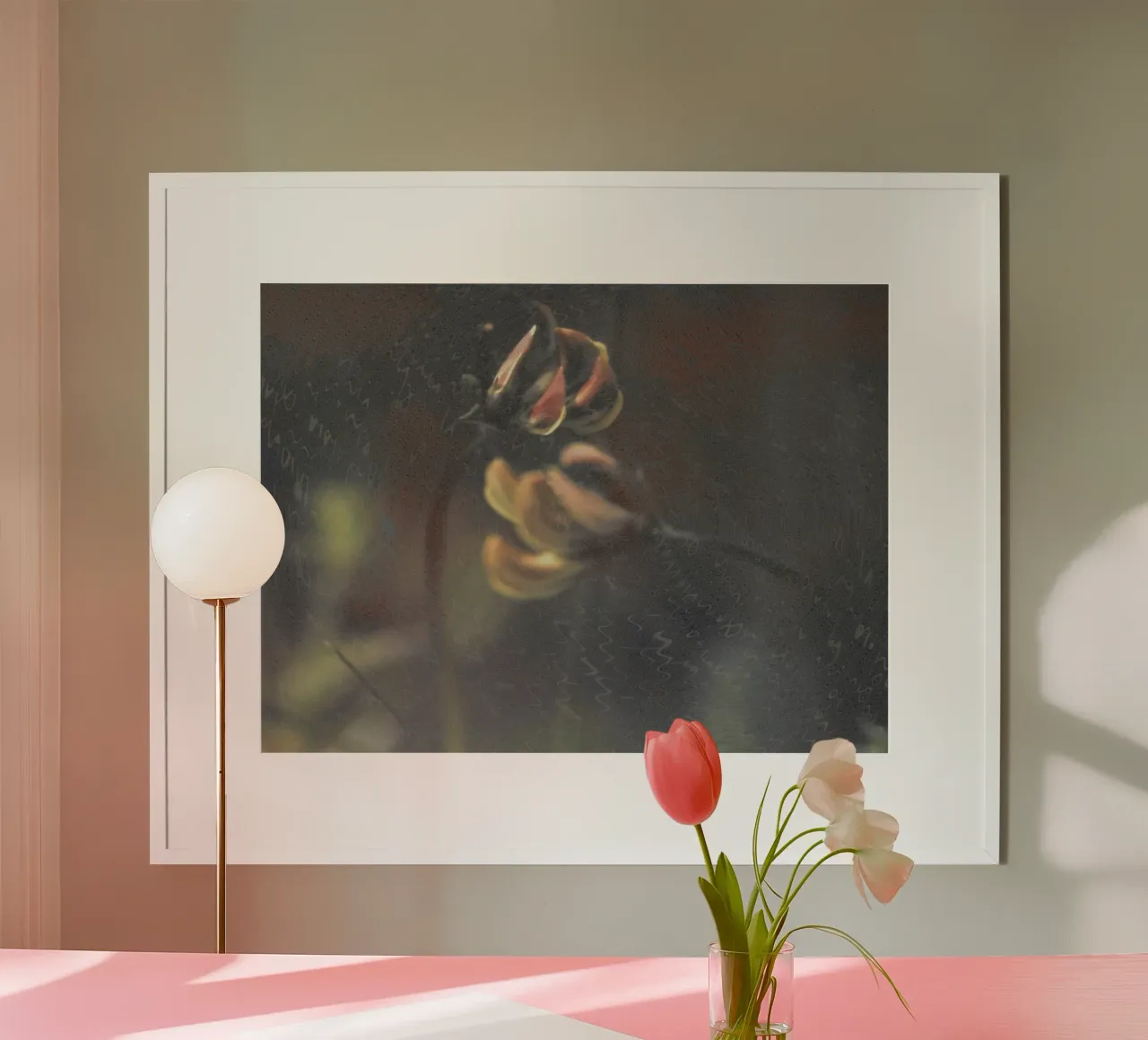 Due fiori davanti a uno sfondo artistico poster con telaio in legno da Something for you