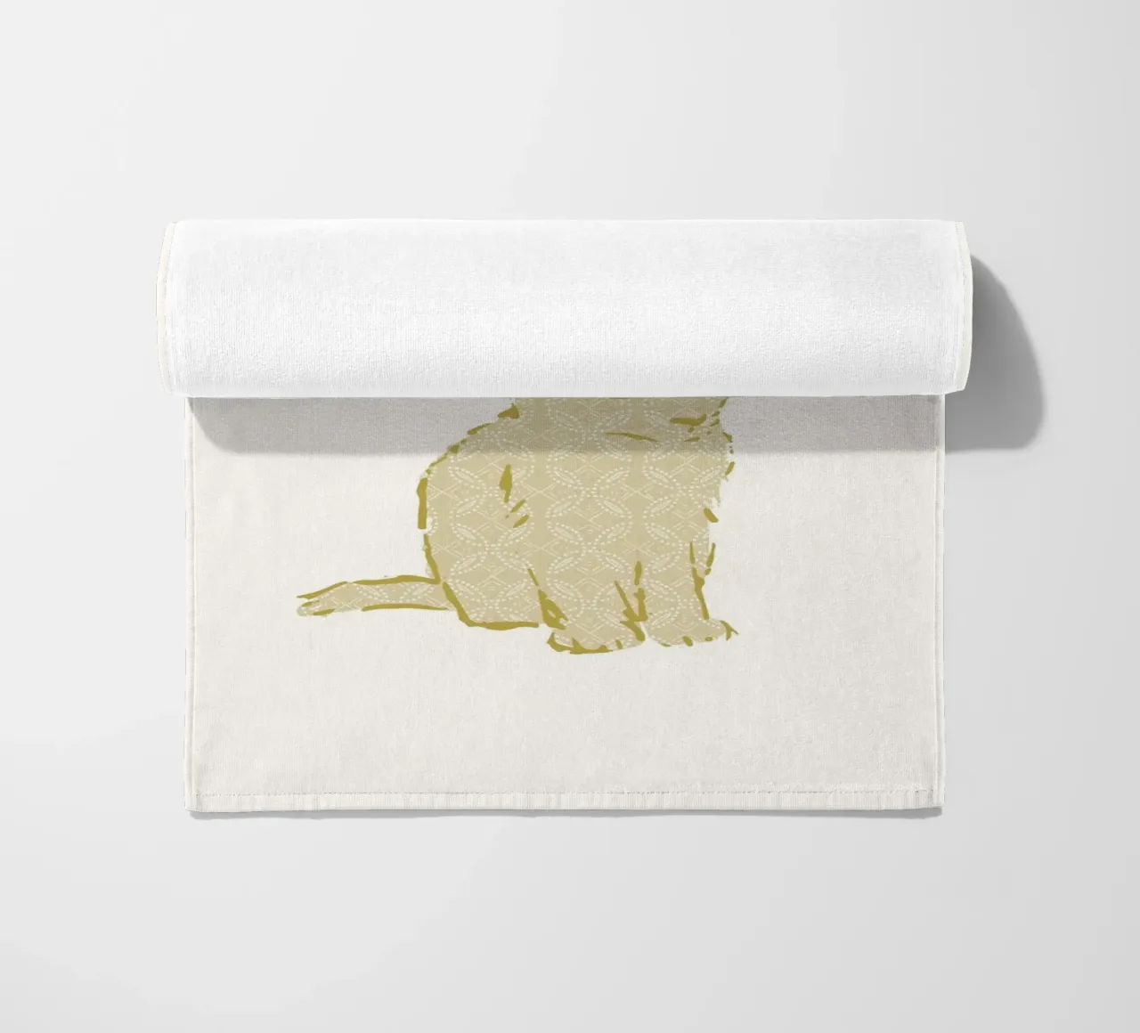Custom baby name with cue kitten in yellow pastel tones beach towel by Art by Susana Miranda ilustración