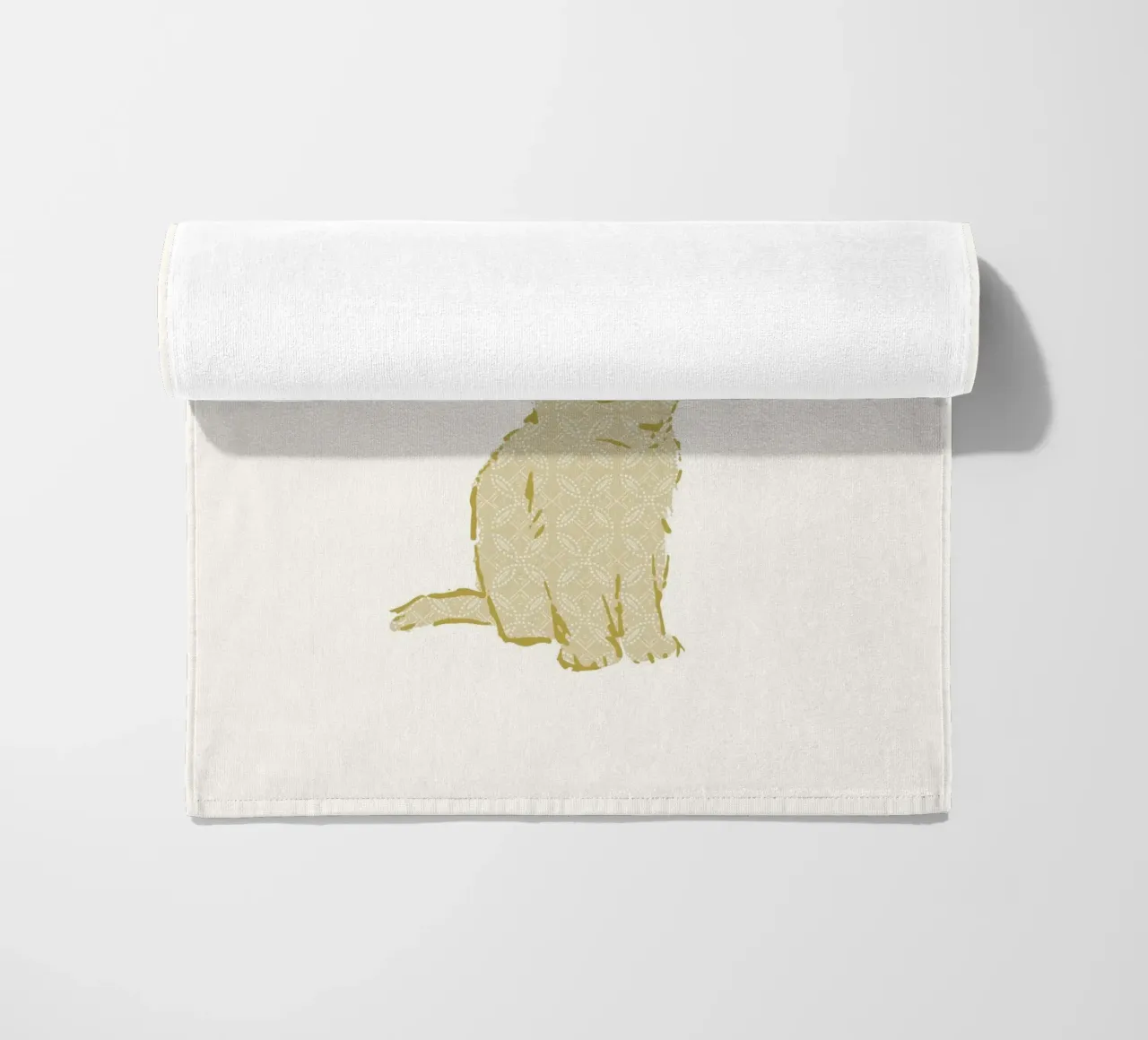 Custom baby name with cue kitten in yellow pastel tones beach towel by Art by Susana Miranda ilustración