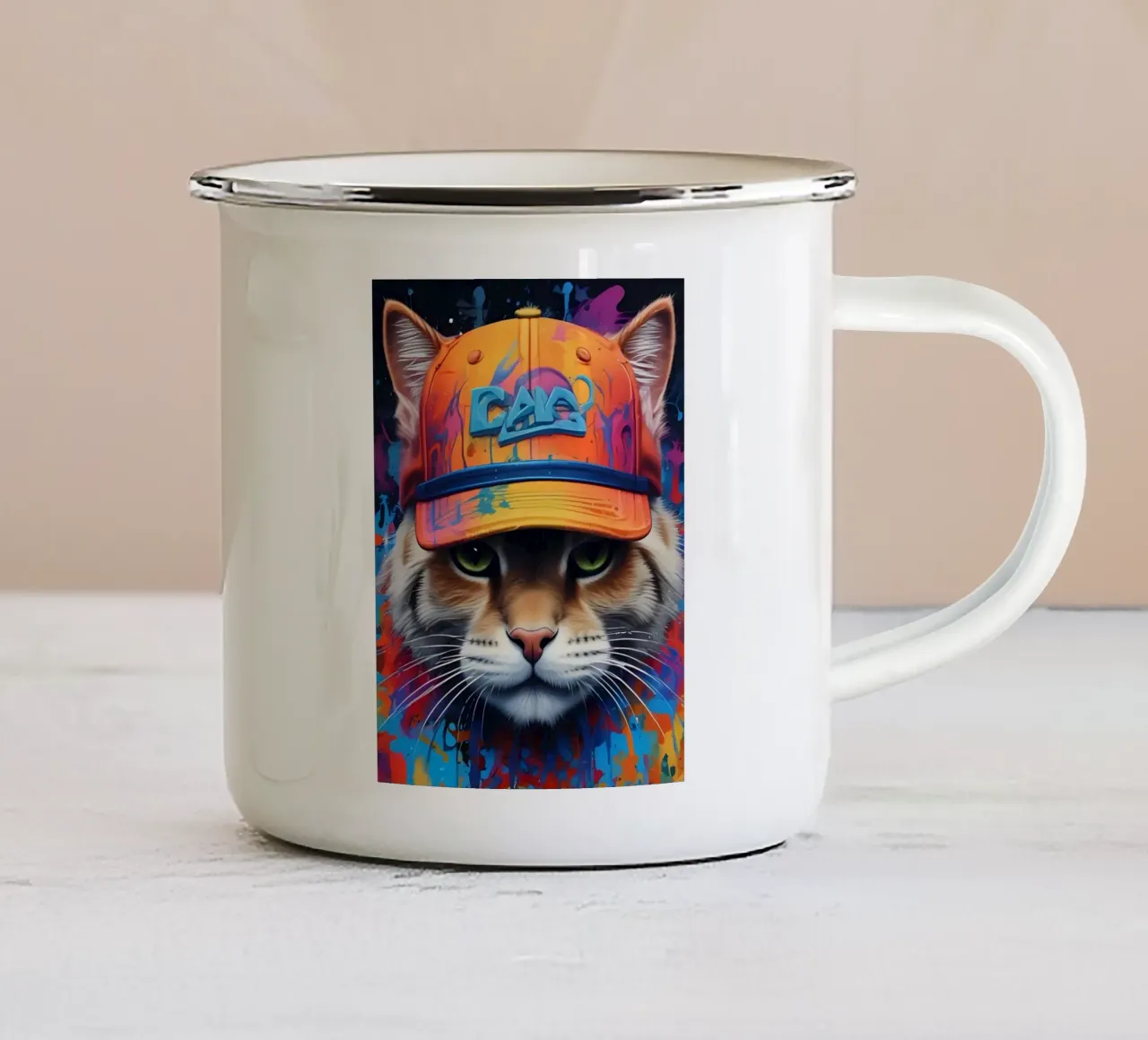 Gatto brutale con berretto tazza in smalto da MakArena