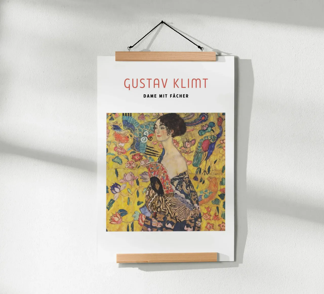 Gustav Klimt - Dame mit Fächer poster con telaio in plastica da Second Canvas