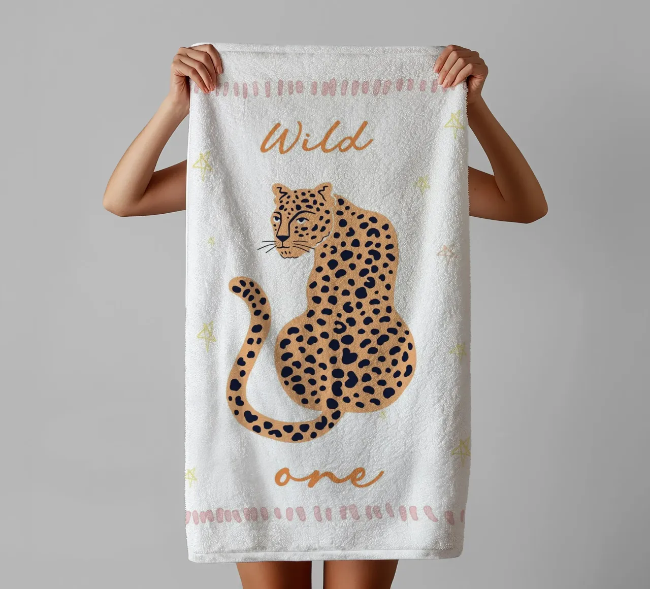 Poster con ghepardo Wild One, poster con animali, stampa per cameretta asciugamano da bagno da Little Lola