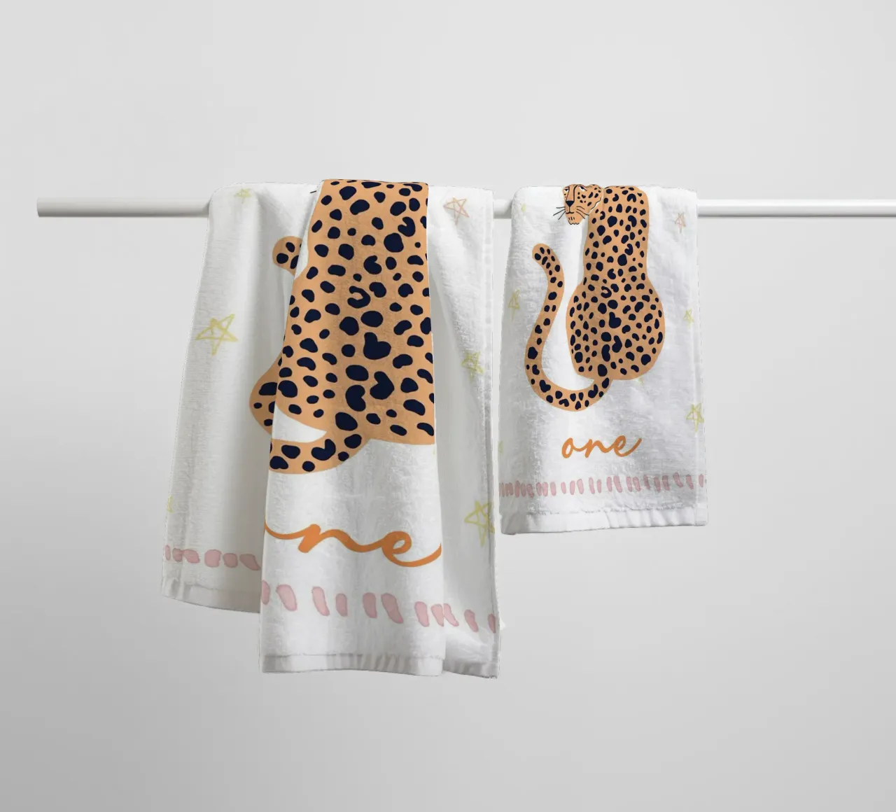 Poster con ghepardo Wild One, poster con animali, stampa per cameretta asciugamano da bagno da Little Lola