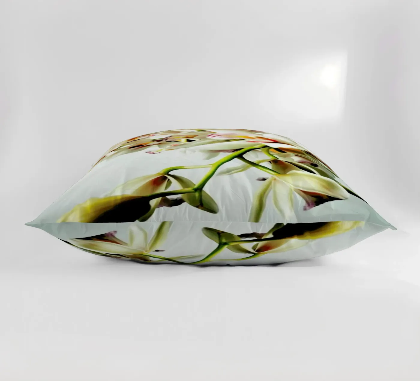 Tiny Orchids Kissen von Angelo Cerantola