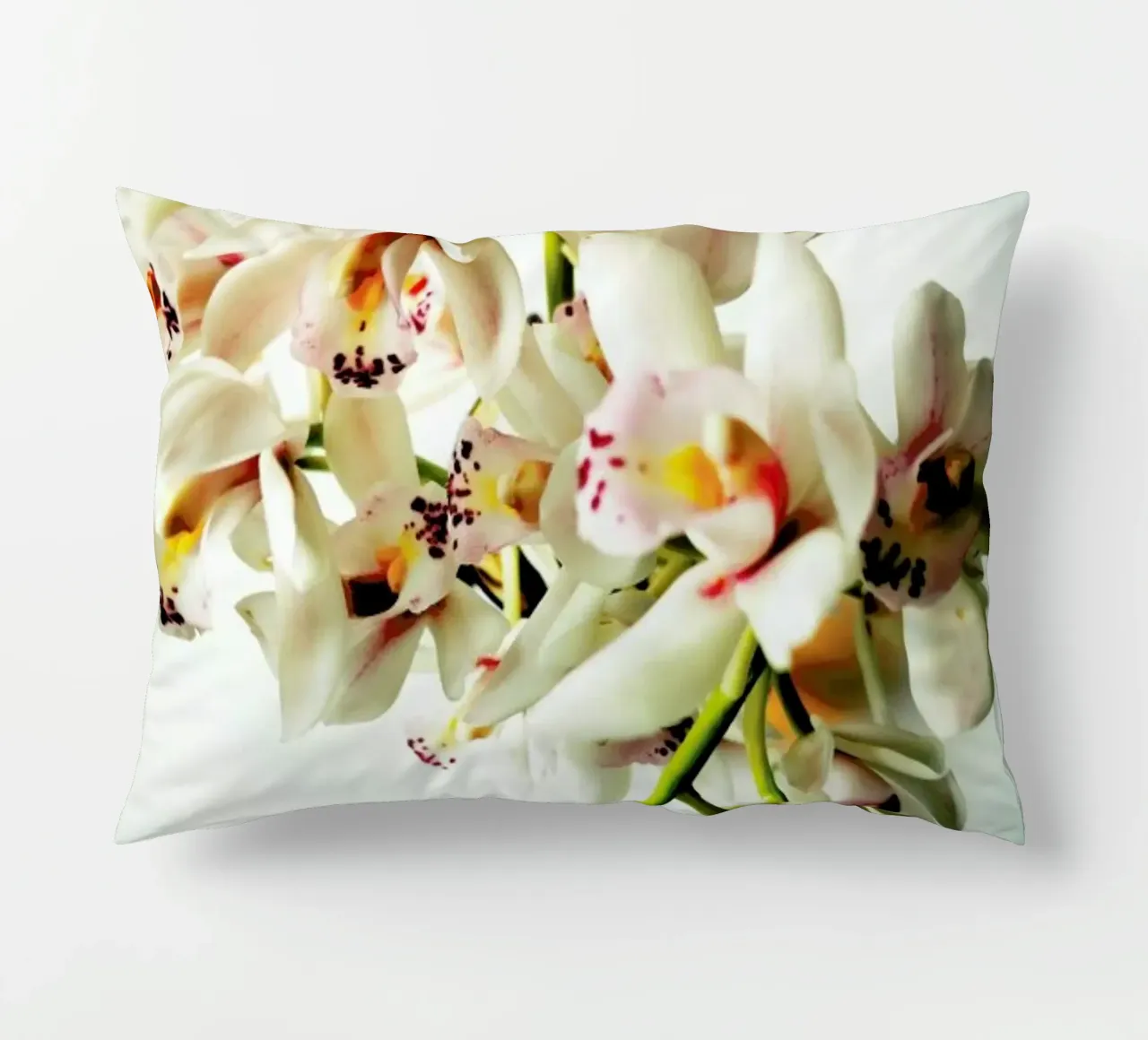 Tiny Orchids kussen van Angelo Cerantola