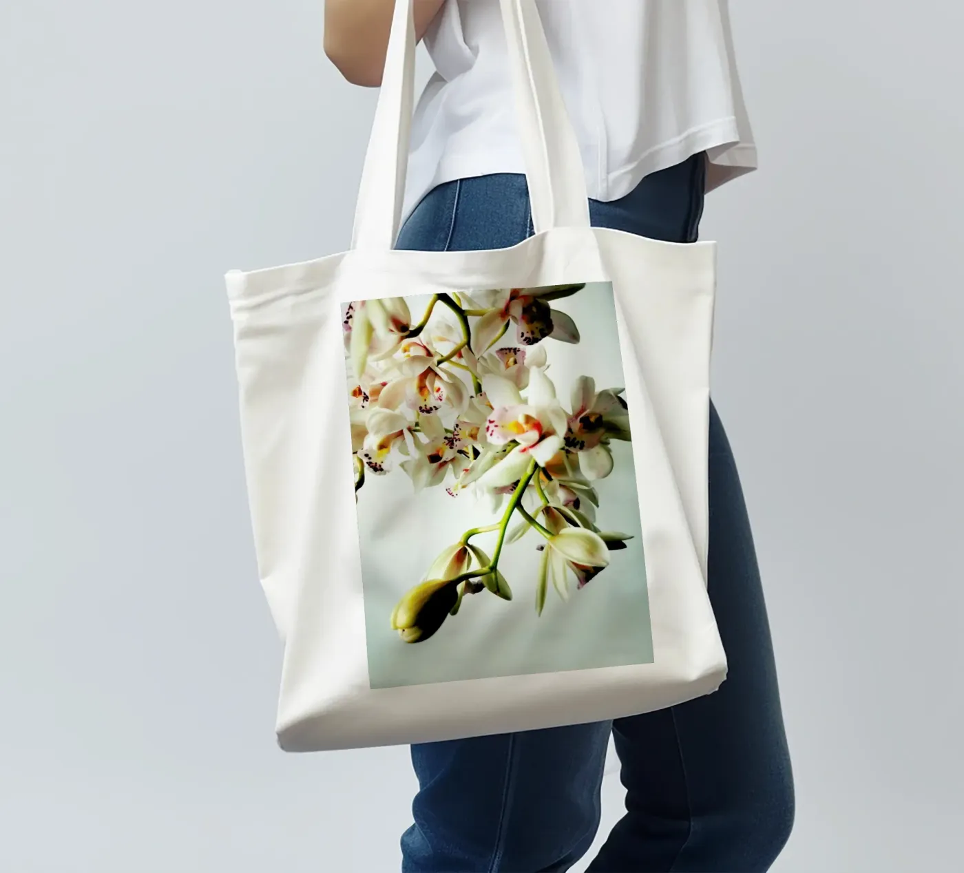 Tiny Orchids tote bag by Angelo Cerantola