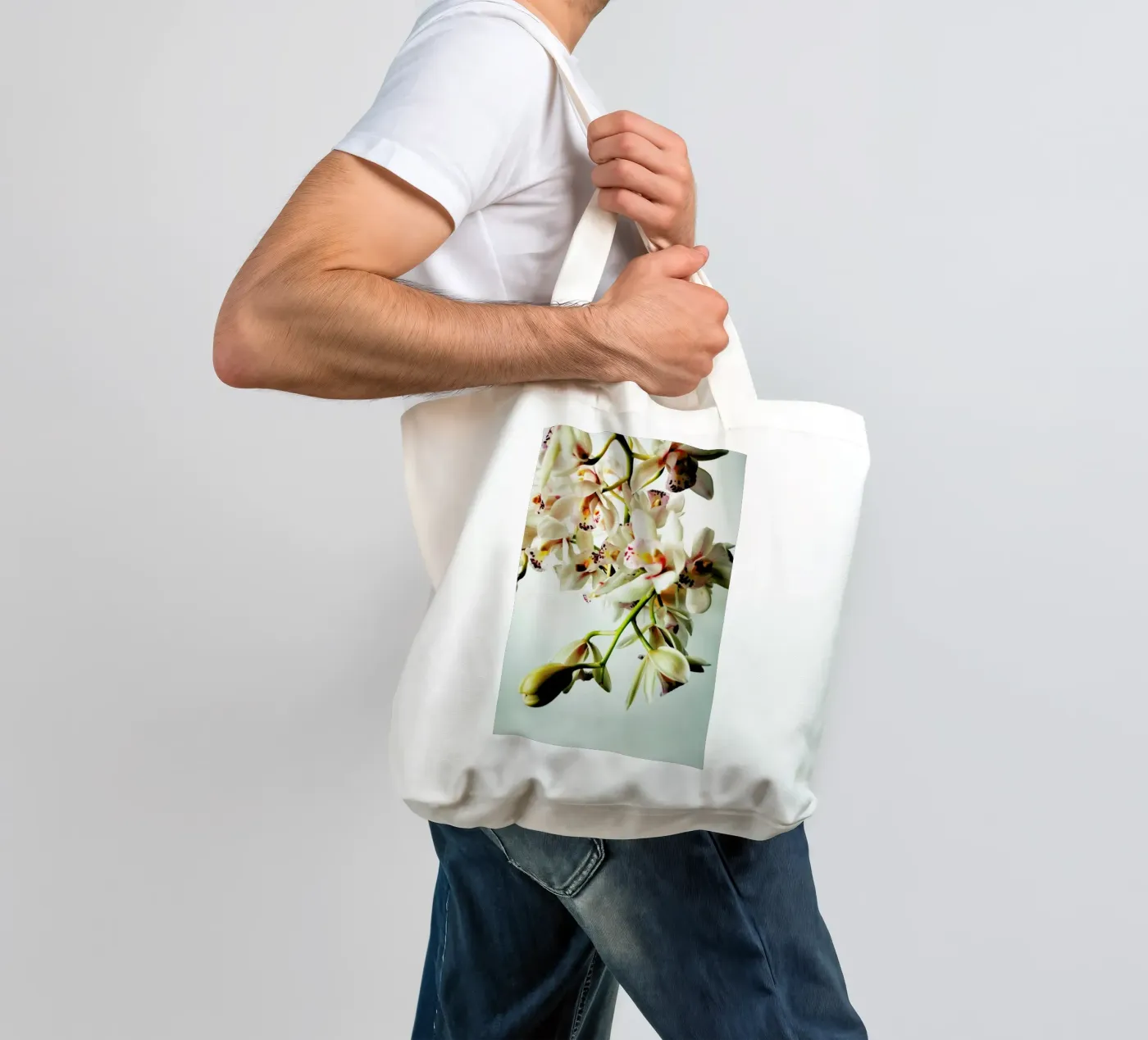 Tiny Orchids tote bag by Angelo Cerantola