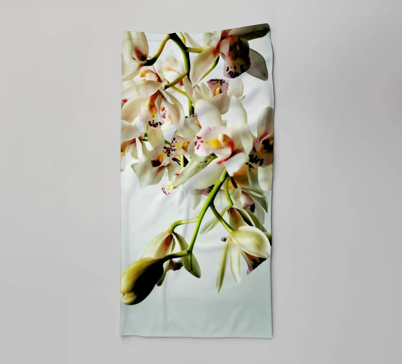 Tiny Orchids towel by Angelo Cerantola