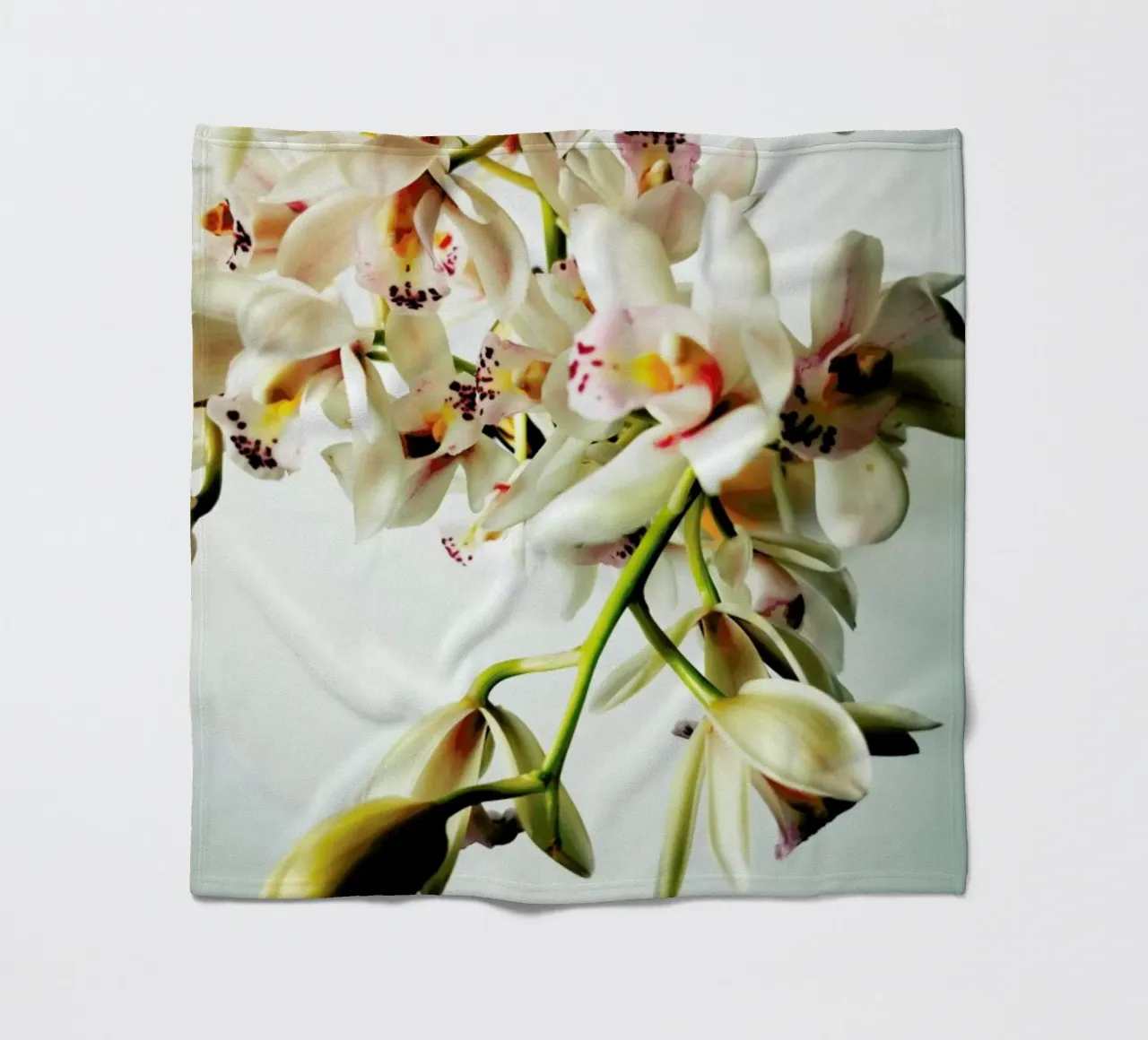 Tiny Orchids Fleecedecke von Angelo Cerantola