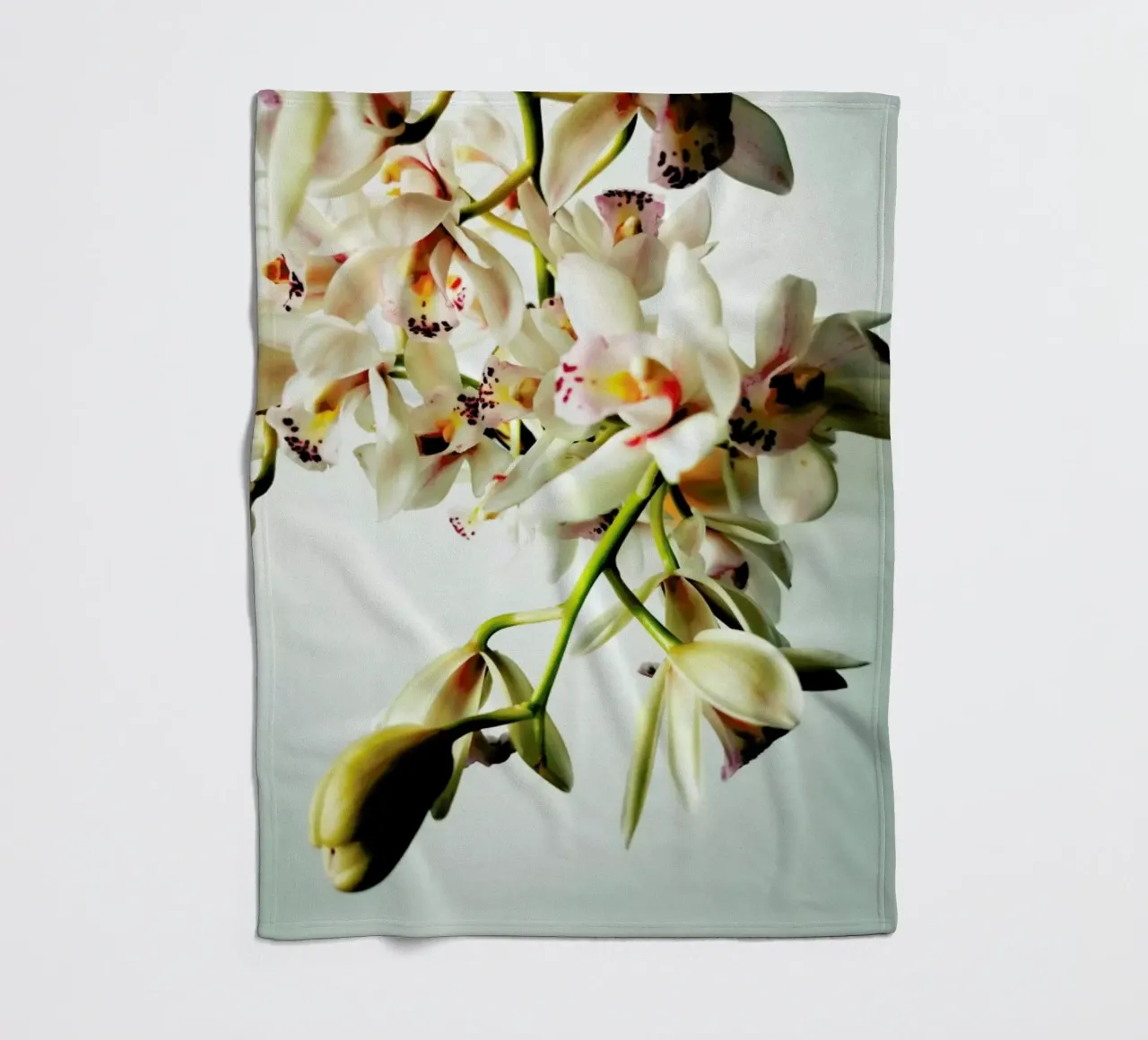 Tiny Orchids Fleecedecke von Angelo Cerantola
