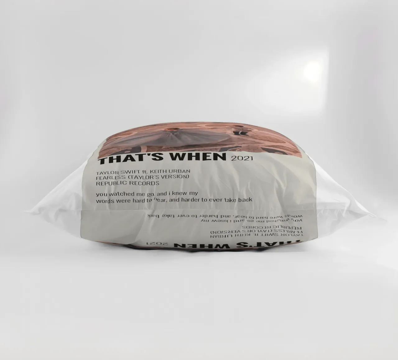 That's When 2021 - Taylor Swifts decorative cushion by HUMMERSONIC
