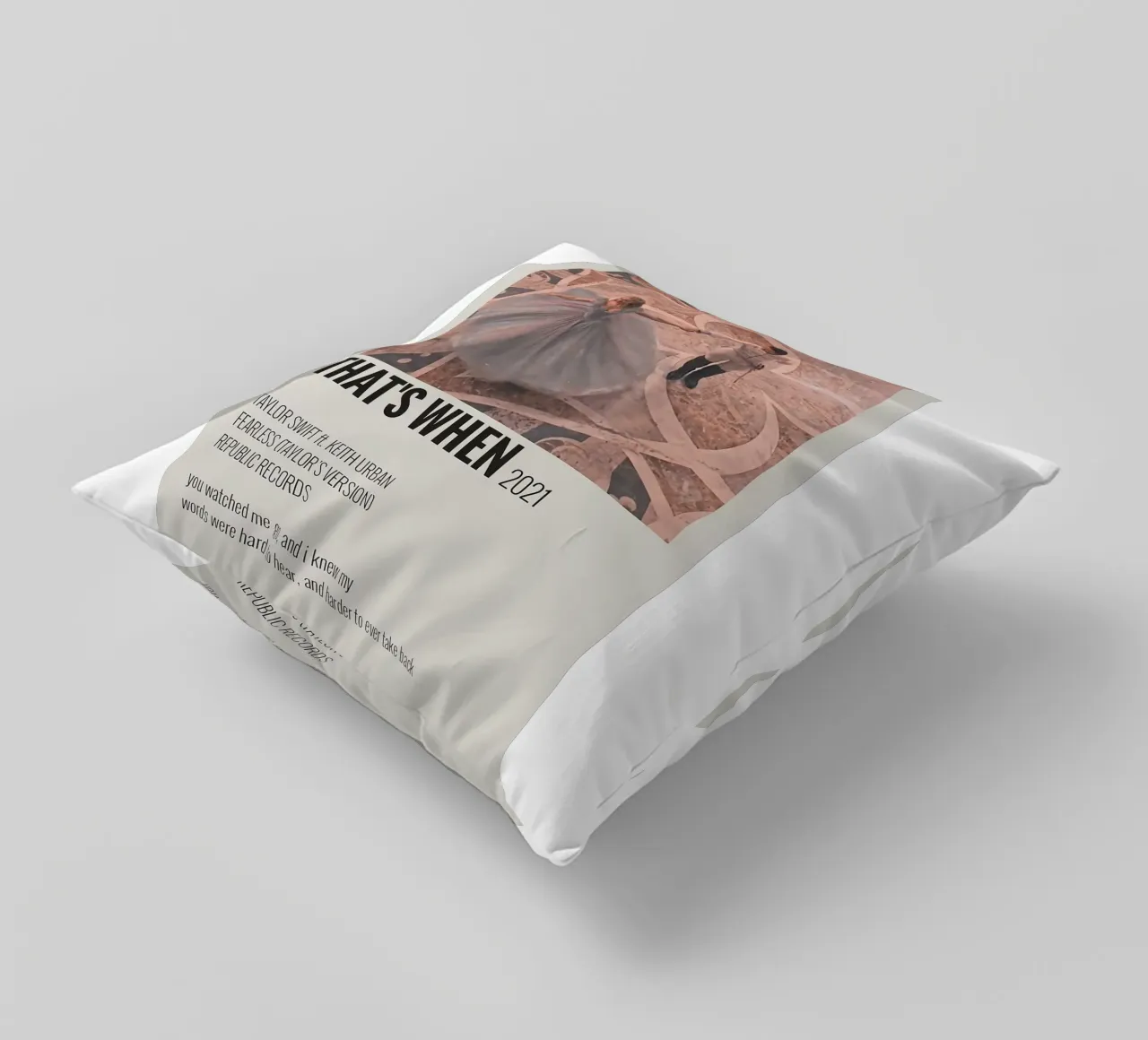 That's When 2021 - Taylor Swifts decorative cushion by HUMMERSONIC