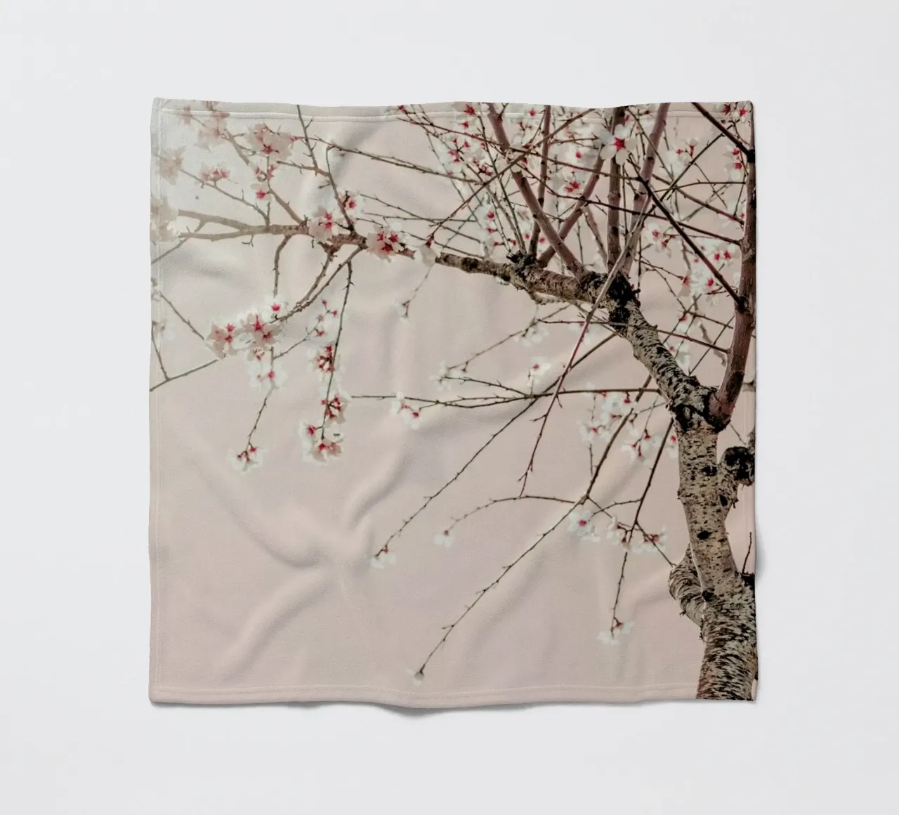 Albero Primavera in fiore coperta in pile da Ingrid Beddoes