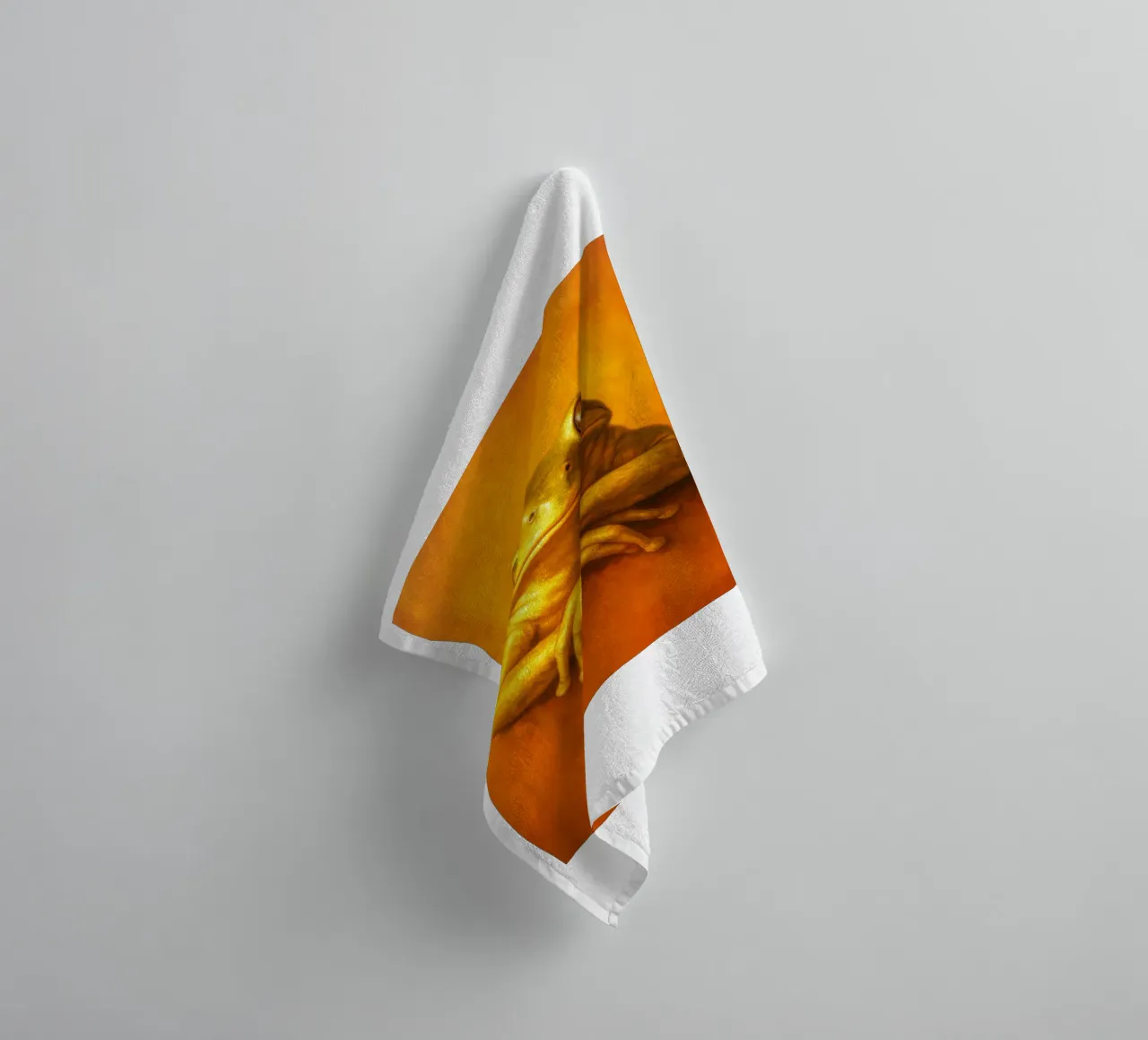 Silly Grumpy Frog badhanddoek van Rawdenox