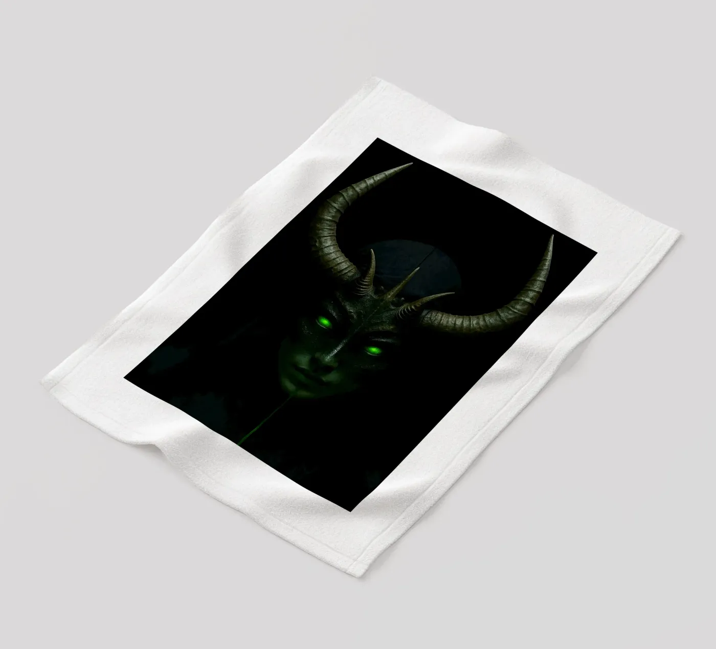 devil nun Fleecedecke von Rawghenee