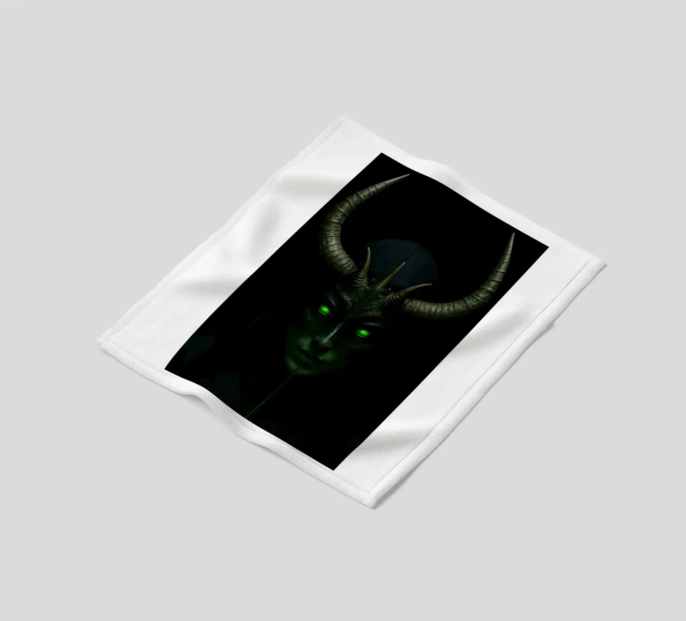 devil nun Fleecedecke von Rawghenee