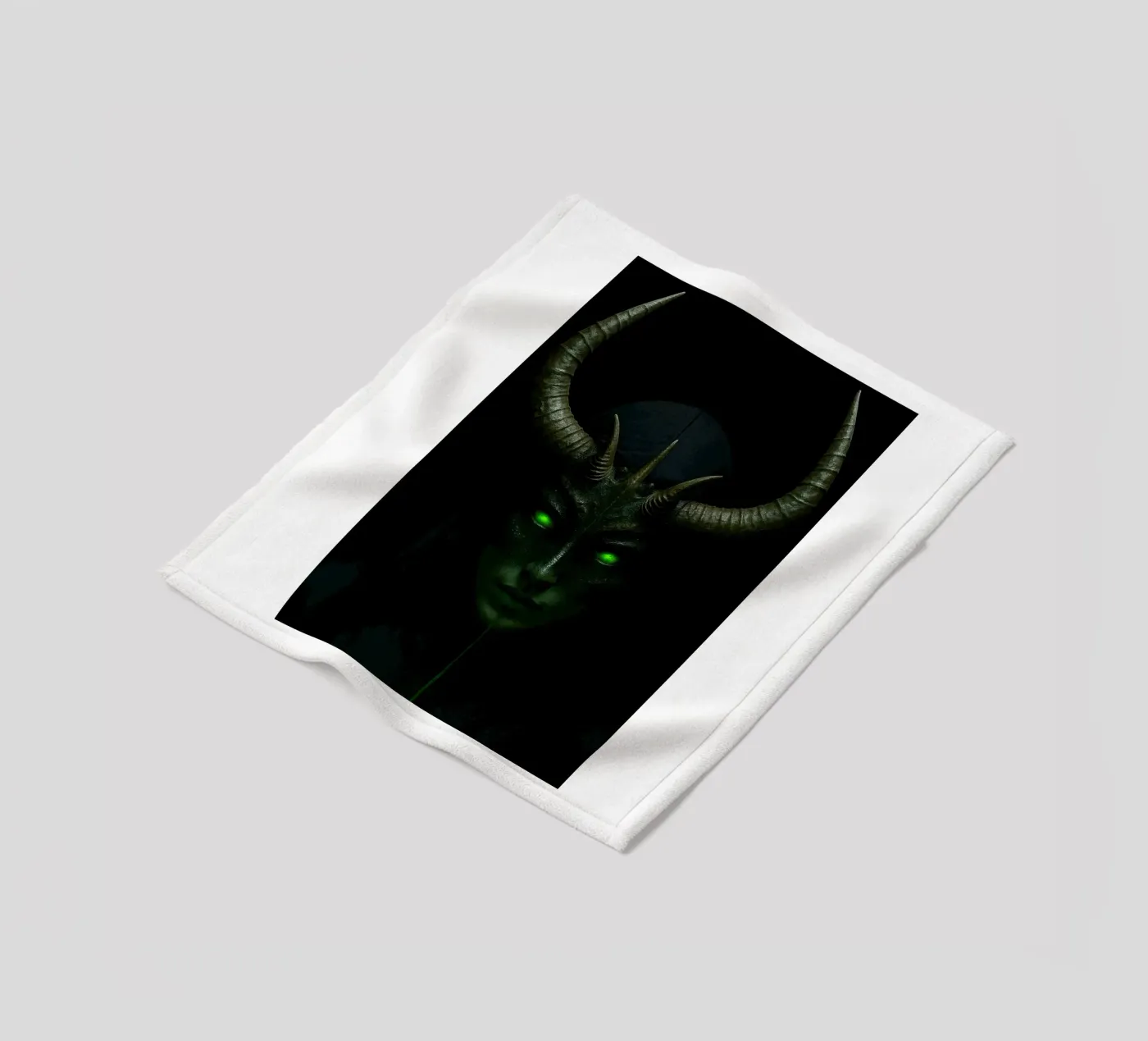 devil nun Fleecedecke von Rawghenee