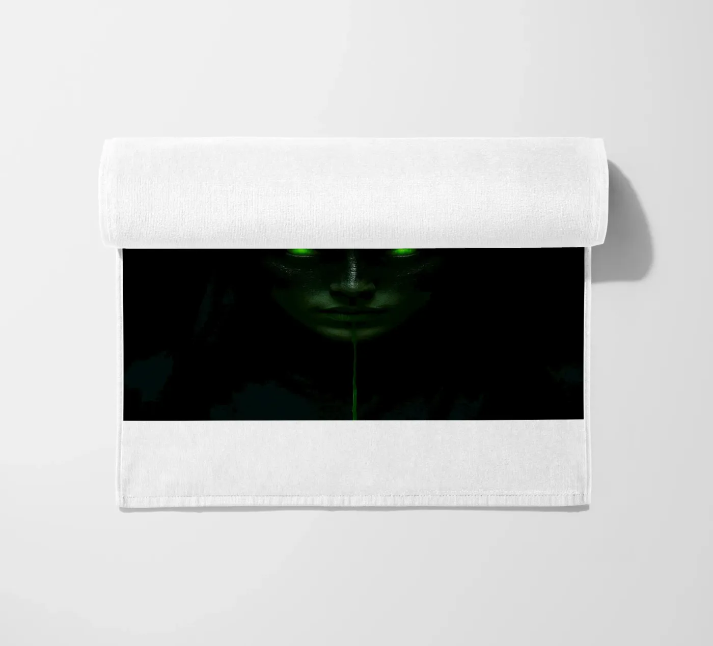 devil nun strandhanddoek van Rawghenee